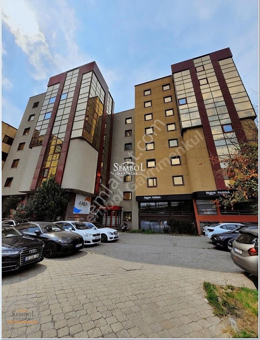 Kadıköy 19 Mayıs Satılık Plaza Katı Kozyatağı E5 Zitaş Blokları Yatırımlık Plaza Katı Satılık