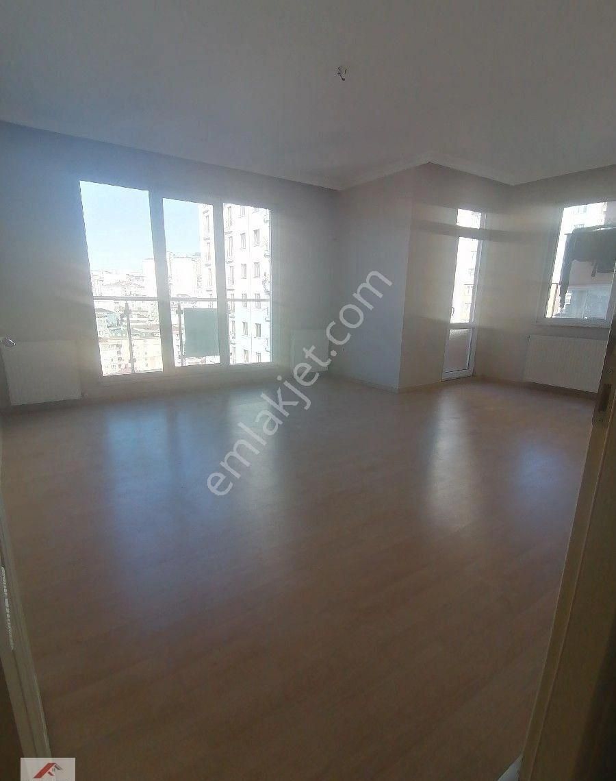 Ümraniye Site Mahallesi Soyak Site Ler Bölgesi Elit Bölge İki Blok Lu Site İçinde 7.kat 3+1 Kiralık - Görsel 22