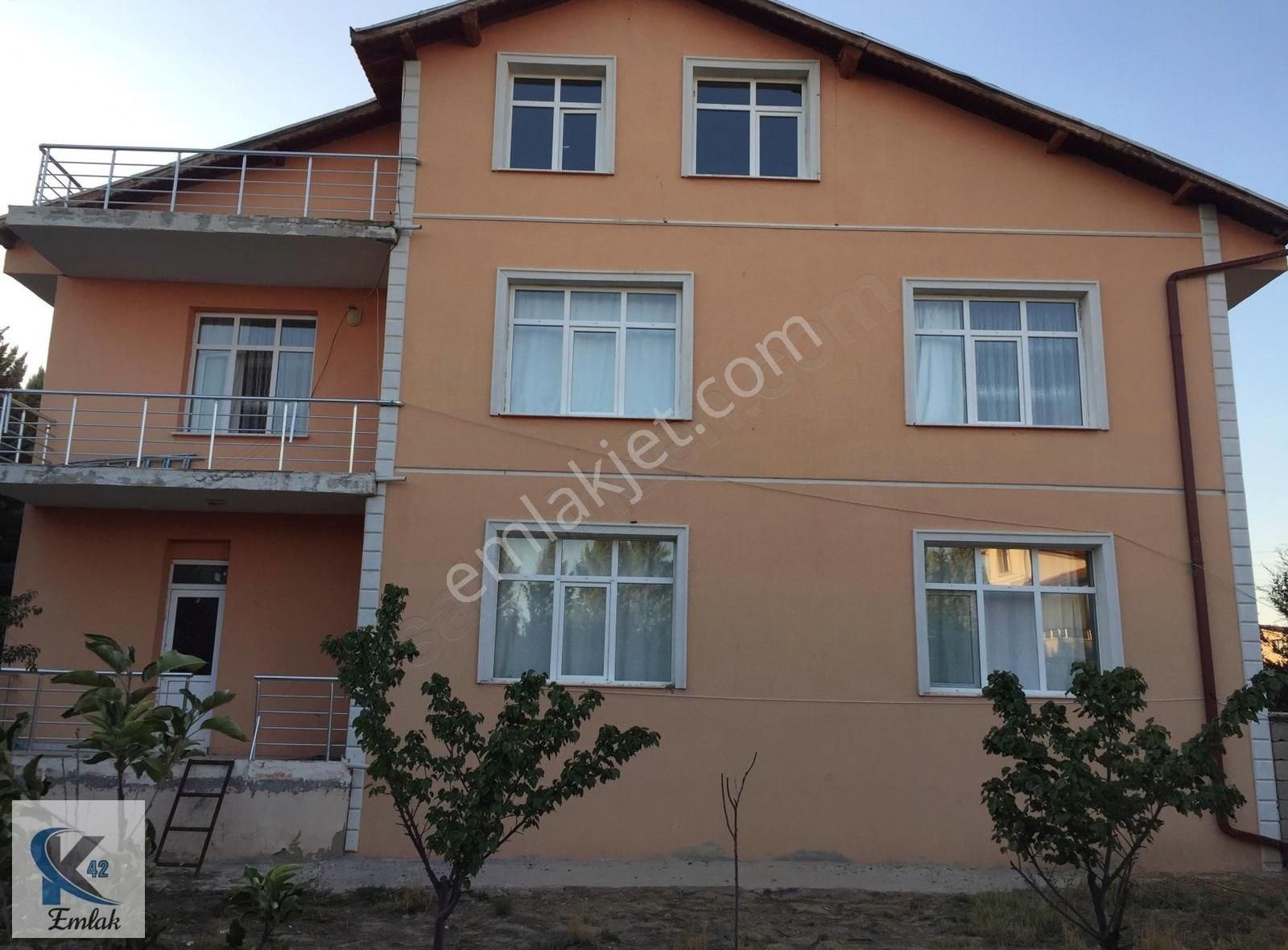 Meram Lalebahçe Kiralık Daire Kule 42 Emlak'tan 2+1 Çatı Katı Kiralık