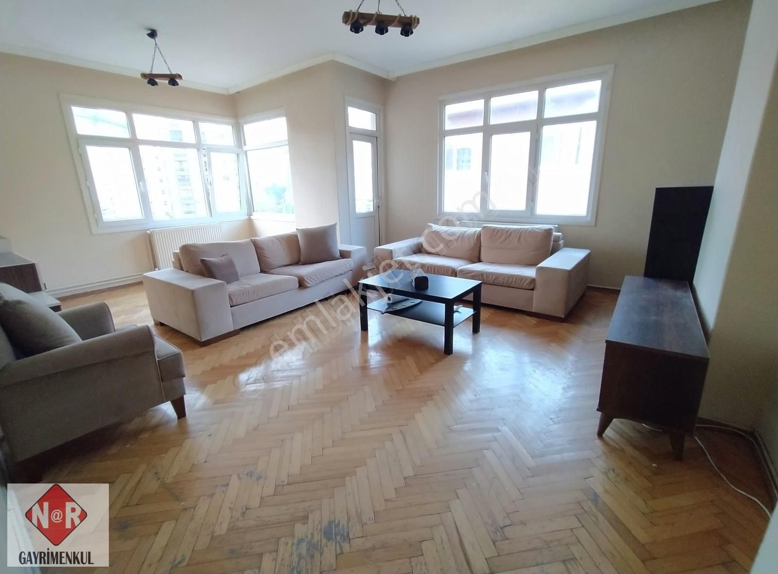 Maltepe Altıntepe Kiralık Daire Bostancı Gösteri Merkezi Arkasında Aydınlık Ferah Kombili 3+1