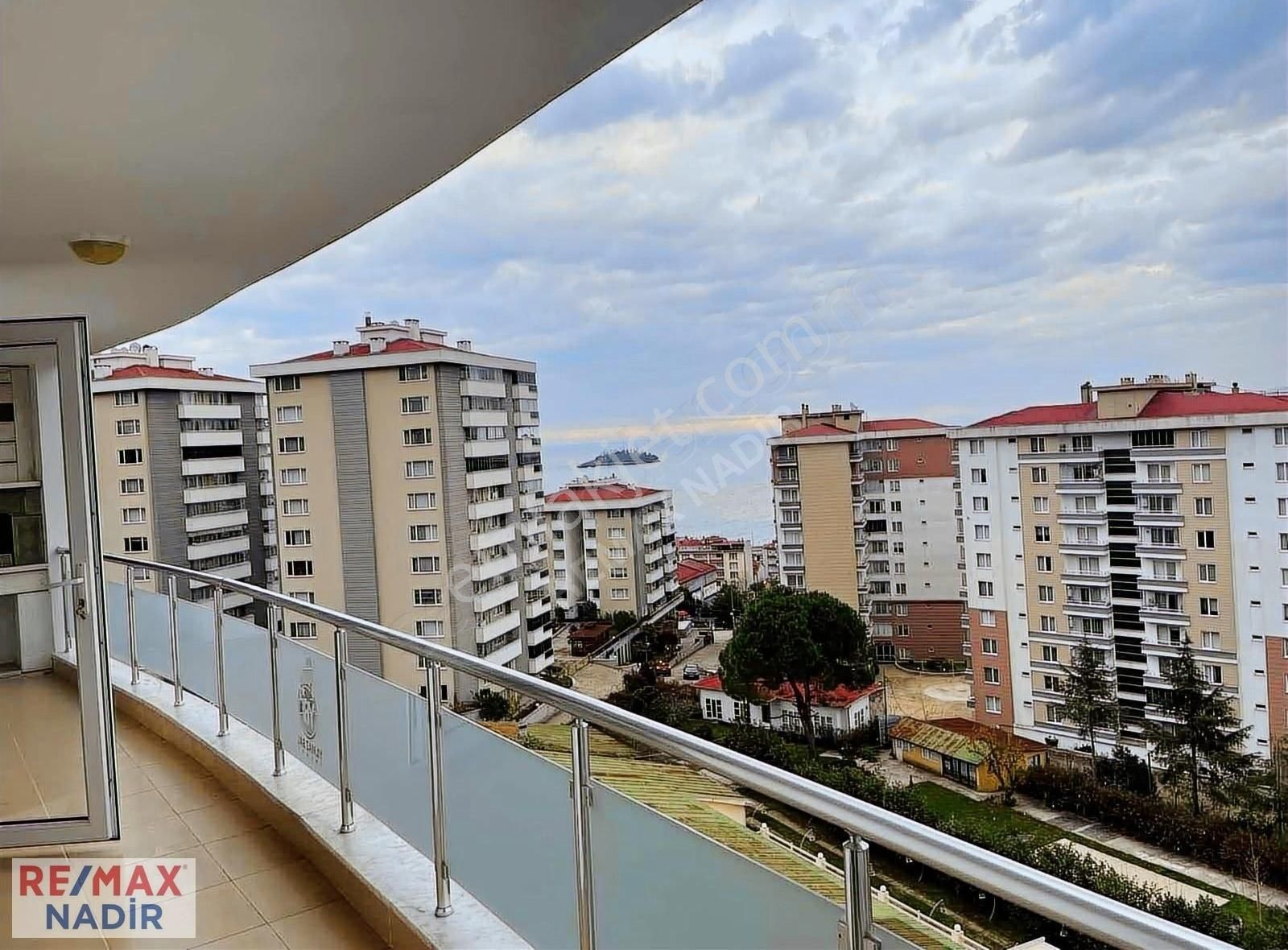 Giresun Merkez Gedikkaya Satılık Daire Remax Nadirden Gedikkaya Mahallesinde Ara Kat 3+1 Dubleks Daire