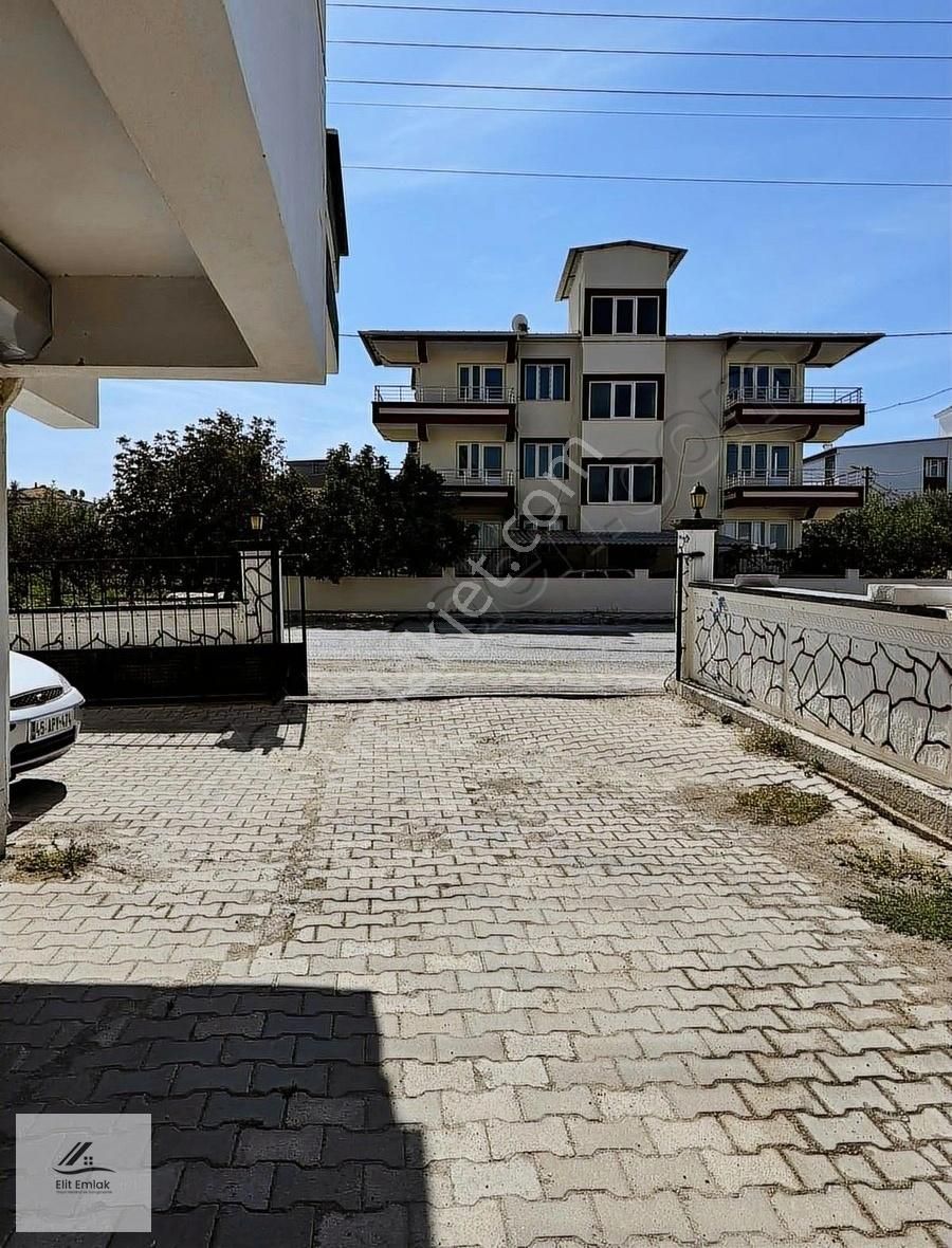 Akhisar Efendi Kiralık Daire Elit Emlak'tan Efendi'de Kiralık 3+1 Arakat Daire