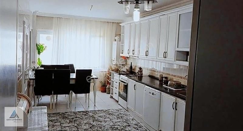 Beylikdüzü'nde Muhteşem 7+2 Dubleks Daire - Görsel 11