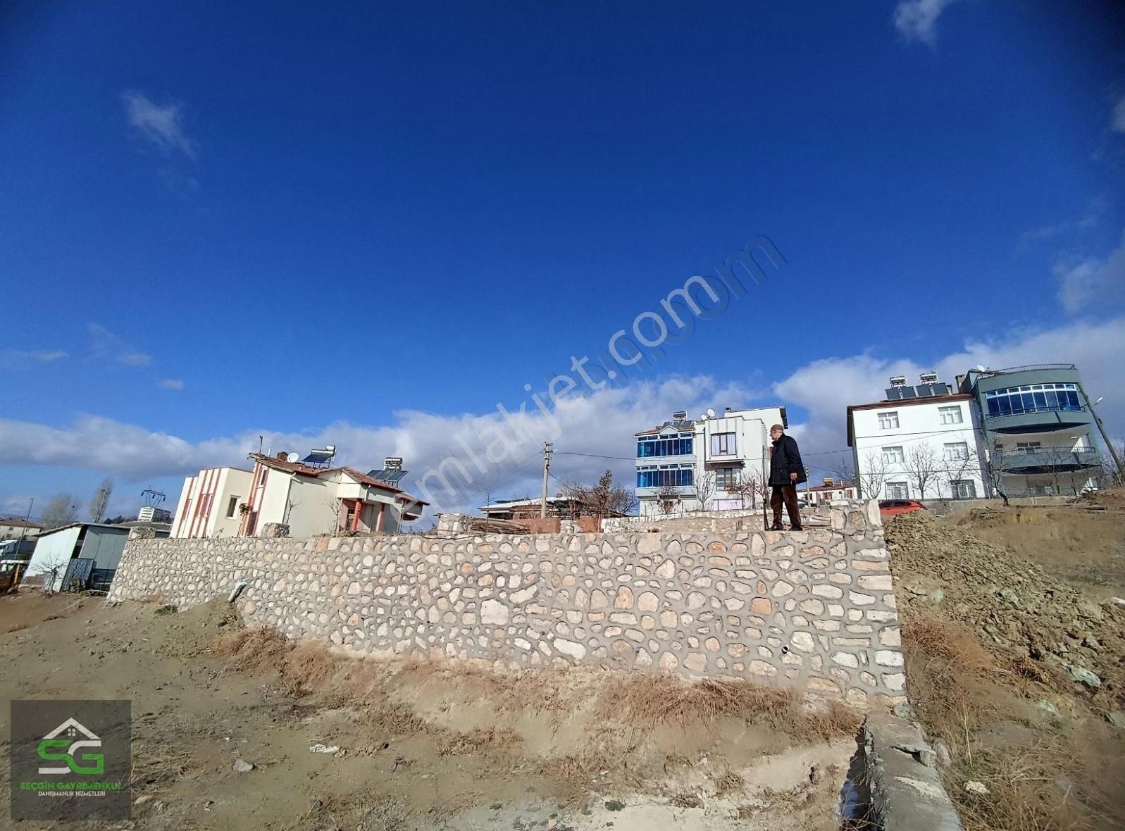 Elazığ Merkez Akçakiraz Bld. (Yüzbaşı) Satılık Konut İmarlı Seçgin Gayrimenkul'den Altyapısı Temeli Hazır Villa Arsası