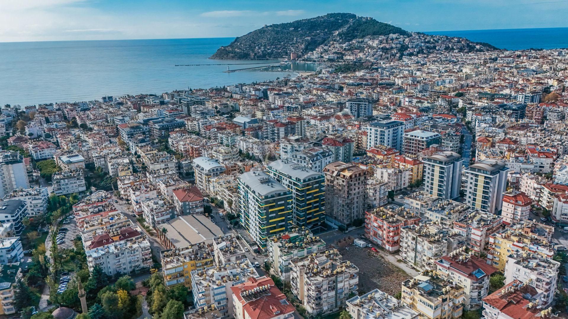 Alanya Güller Pınarı Satılık Daire Alanya Güllerpınarı 2+1 100m2 Eşyalı Aktiviteli Site İçerisinde Merkezi Konumda Lüks Daire !!