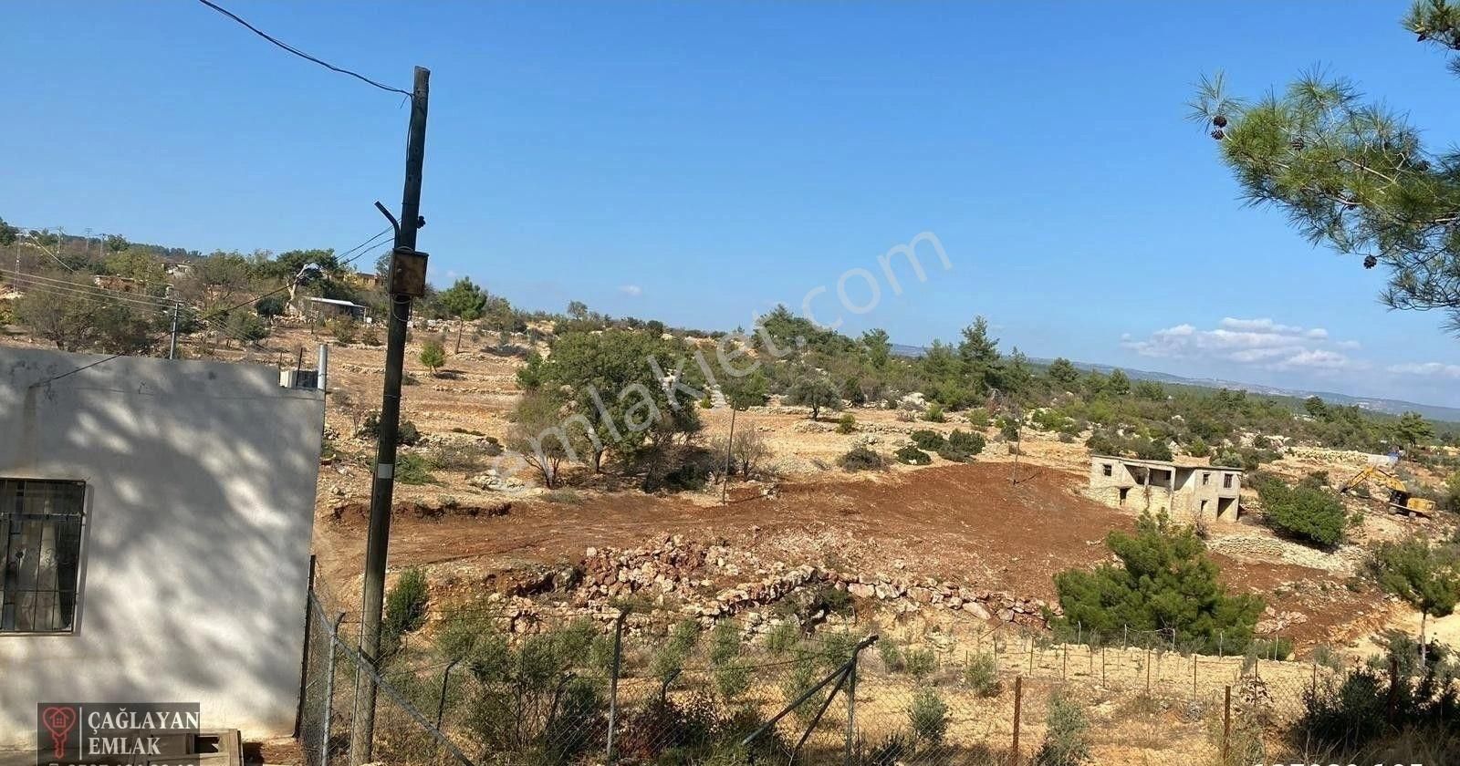 Silifke Bahçederesi Satılık Konut İmarlı Silifke Bahçe Deresi Mahallesinde Satılık Köy İçi İmarlı Tarla