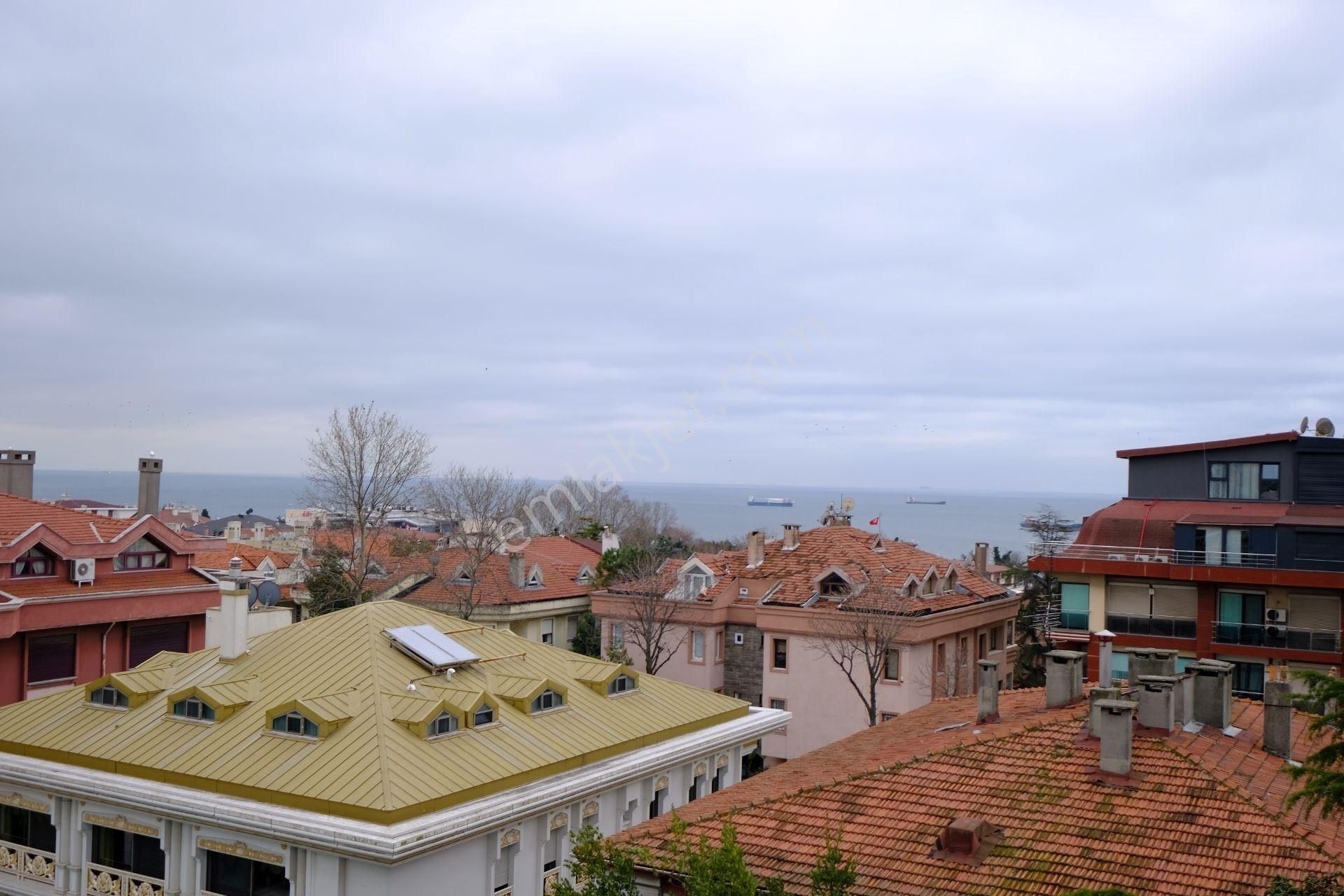 Adakale Bölgesinde Deniz Manzaralı 7+2 600 M2 Üst Tripleks Daire
