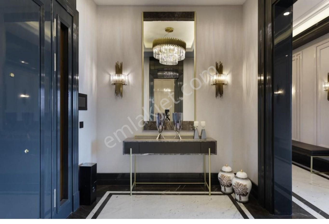 Göl Manzaralı Ultra Lüks Yapıda 5+1 Havuzlu Villa - Görsel 9