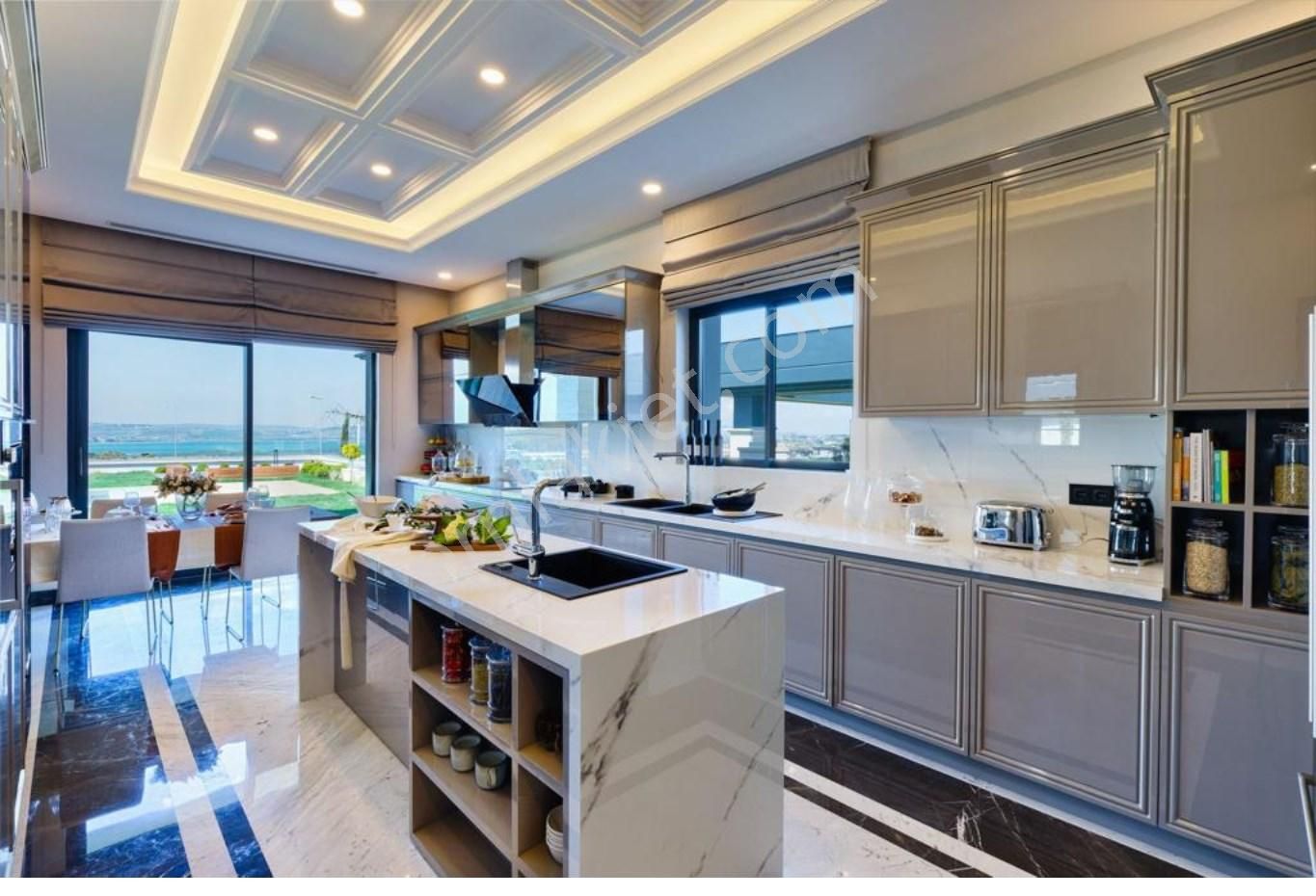 Göl Manzaralı Ultra Lüks Yapıda 5+1 Havuzlu Villa - Görsel 12