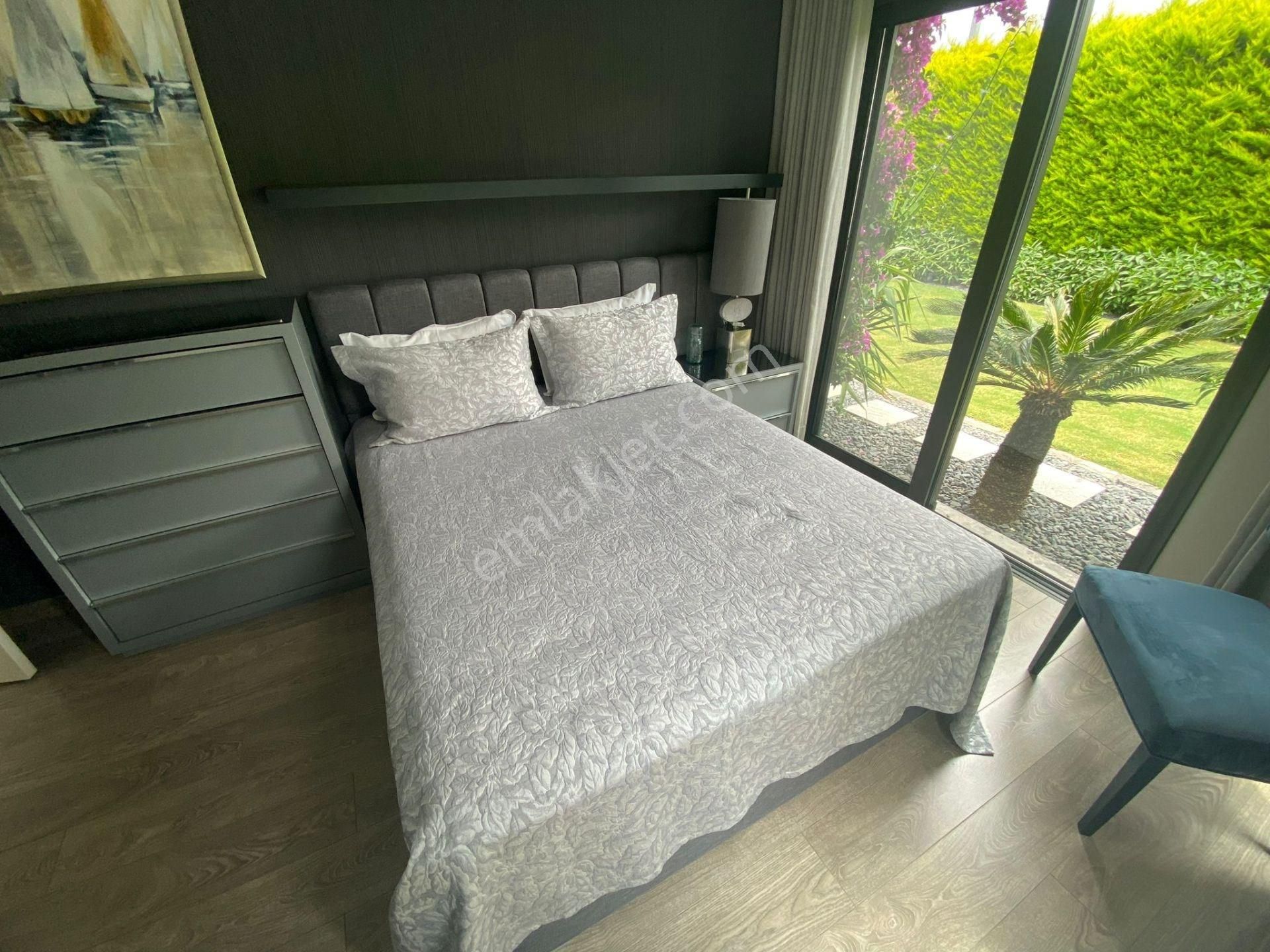 Dağıstan Gayrimenkul Çeşme'de 6+1 Satılık Ultra Lüks Villa - Görsel 9