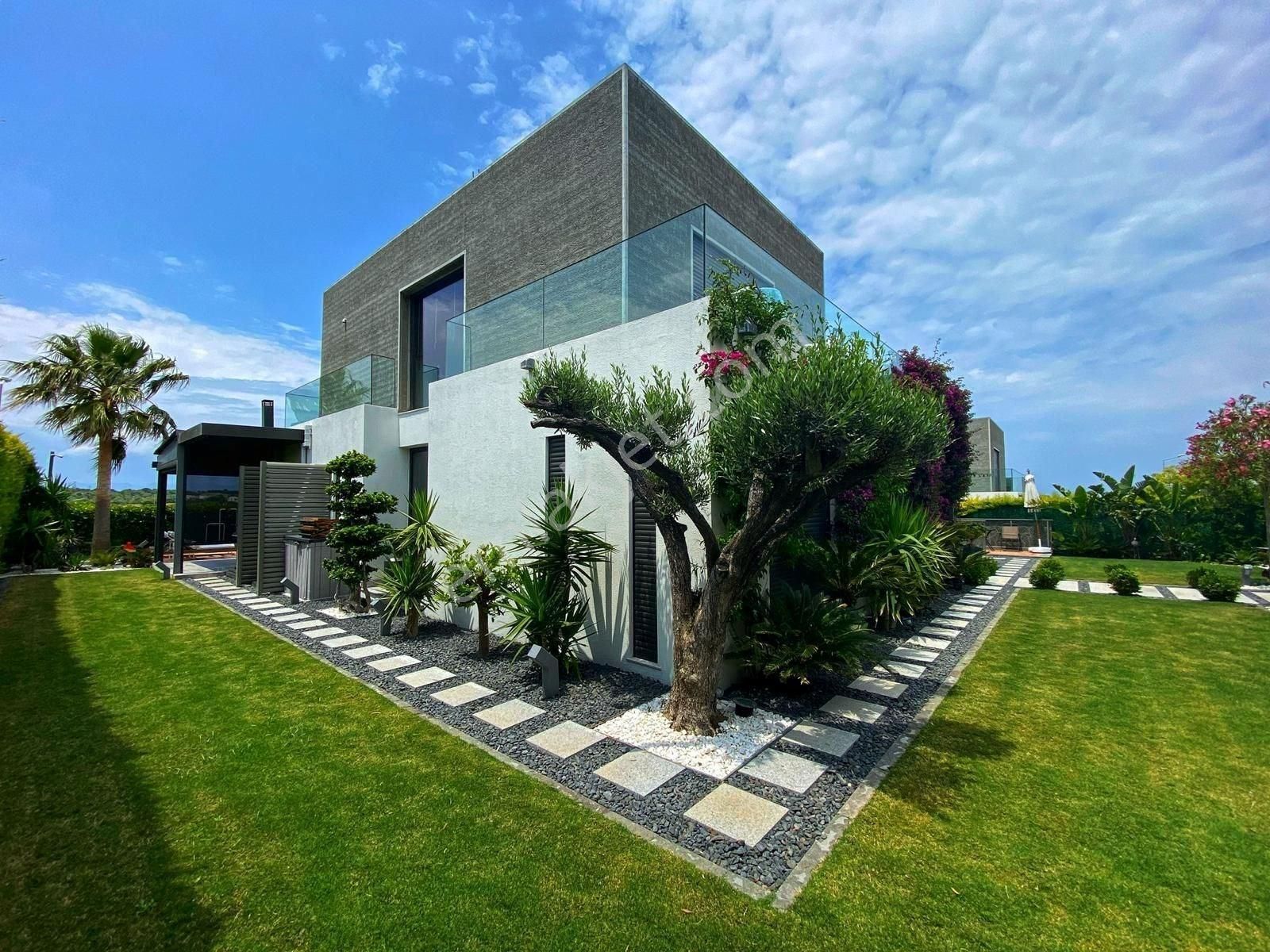 Dağıstan Gayrimenkul Çeşme'de 6+1 Satılık Ultra Lüks Villa - Görsel 17