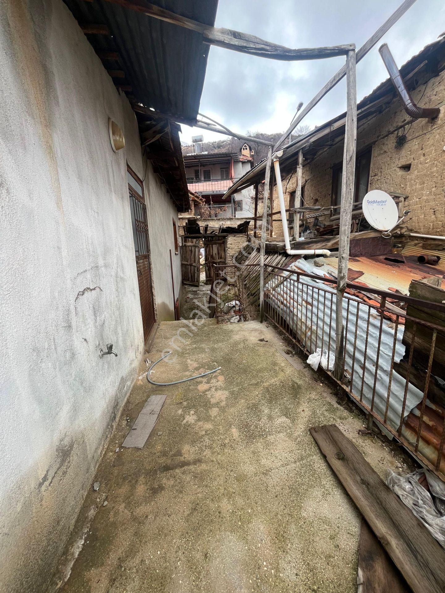 Antalya Elmalı Kapmescit Mah'de 489m2 Arsa İçerisinde Altı Depolu 2 Katlı Satılık Müstakil Bina - Görsel 18