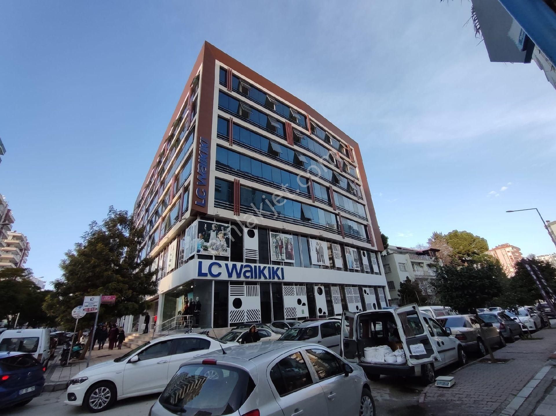 Çukurova Mahfesığmaz Satılık Daire Kenan Evren Lc Waikiki Arkası 3+1 Geniş Oturumlu Az Katlı Satılık Daire