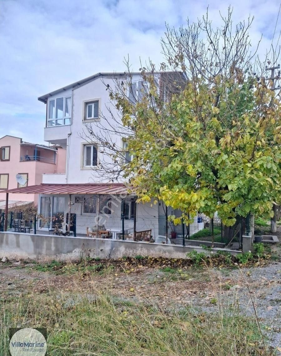 Kuşadası Güzelçamlı Satılık Yazlık Güzelçamlı'da Dağ Ve Deniz Manzaralı Triplex Villa