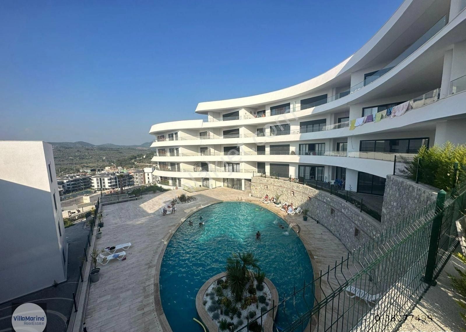 Kuşadası Değirmendere Satılık Daire Havuzlu Ve Güvenlikli Sitede Full Eşyalı 2+1 Daire...