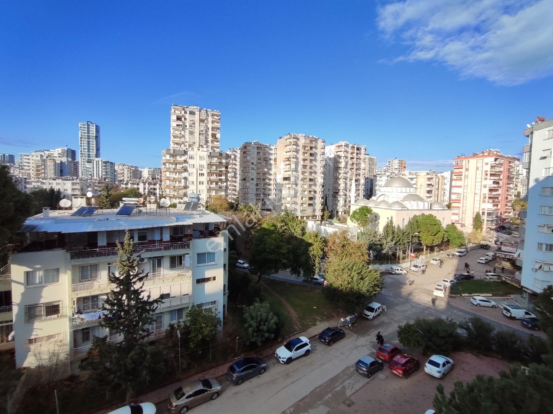 Çukurova Mahfesığmaz Satılık Daire Kenan Evren Lc Waikiki Civ Site İçer Az Katlı Geniş Oturumlu 3+1 Satılık Daire