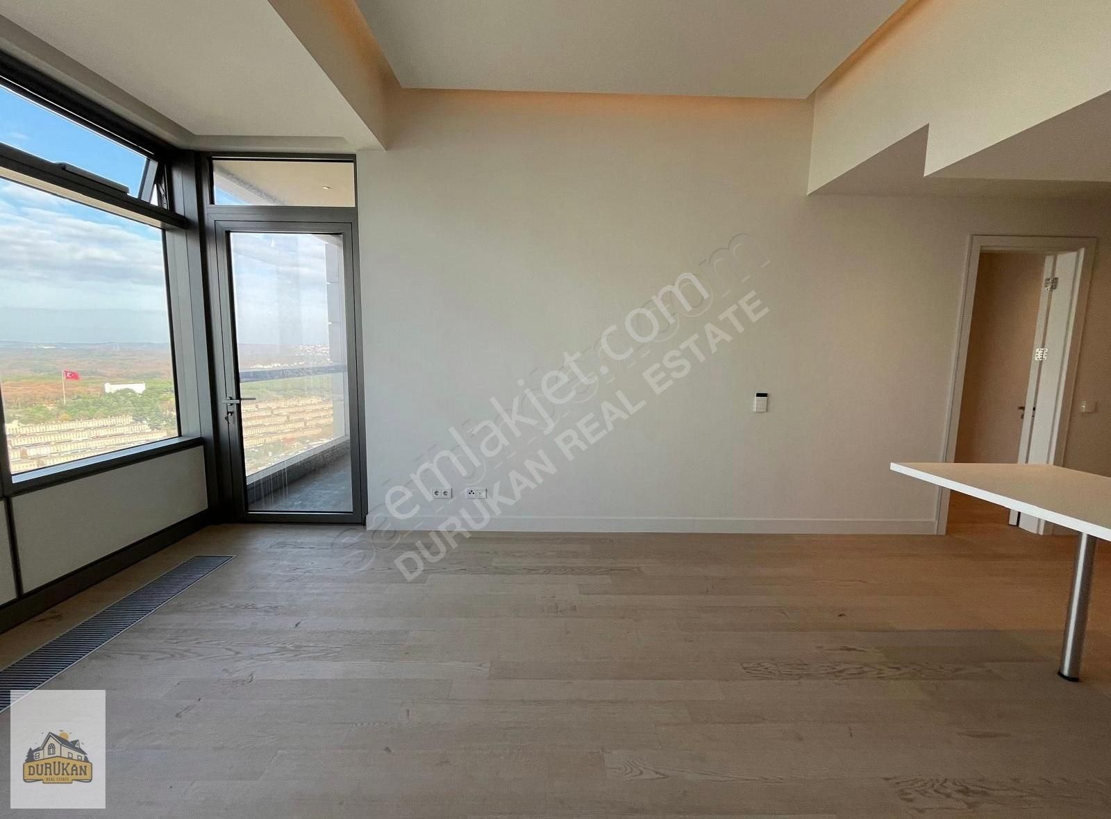 Sarıyer Maslak Satılık Residence 42 Maslak Residence 1+1 Yüksek Kat Güncel Boş Satılık Daire