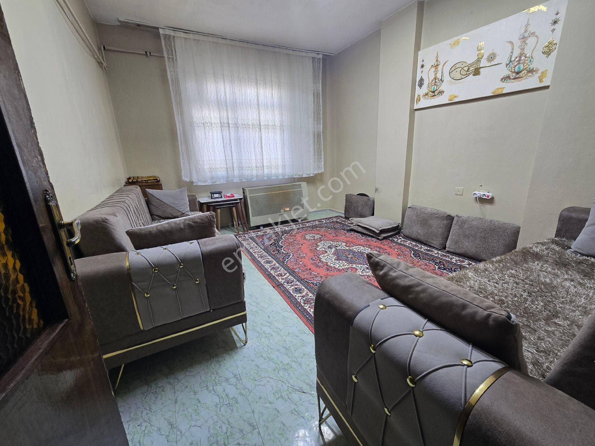 Küçükçekmece Mehmet Akif Satılık Daire Mimar Emlak'tan Satılık 2+1 85m² 4. Kat Daire