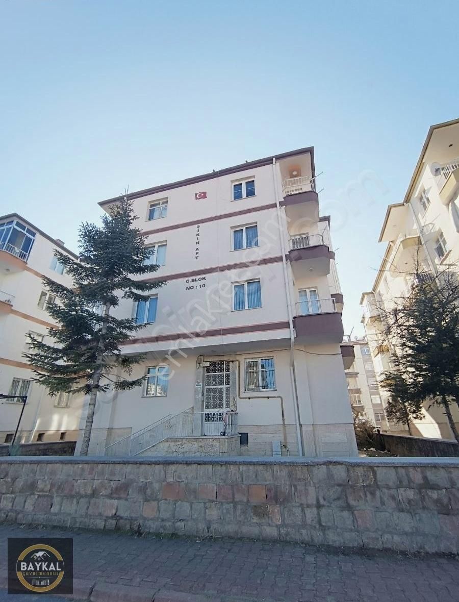 Kocasinan Zümrüt Kiralık Daire Baykal'dan Zümrüt Mahallesi'nde 3+1 Daire