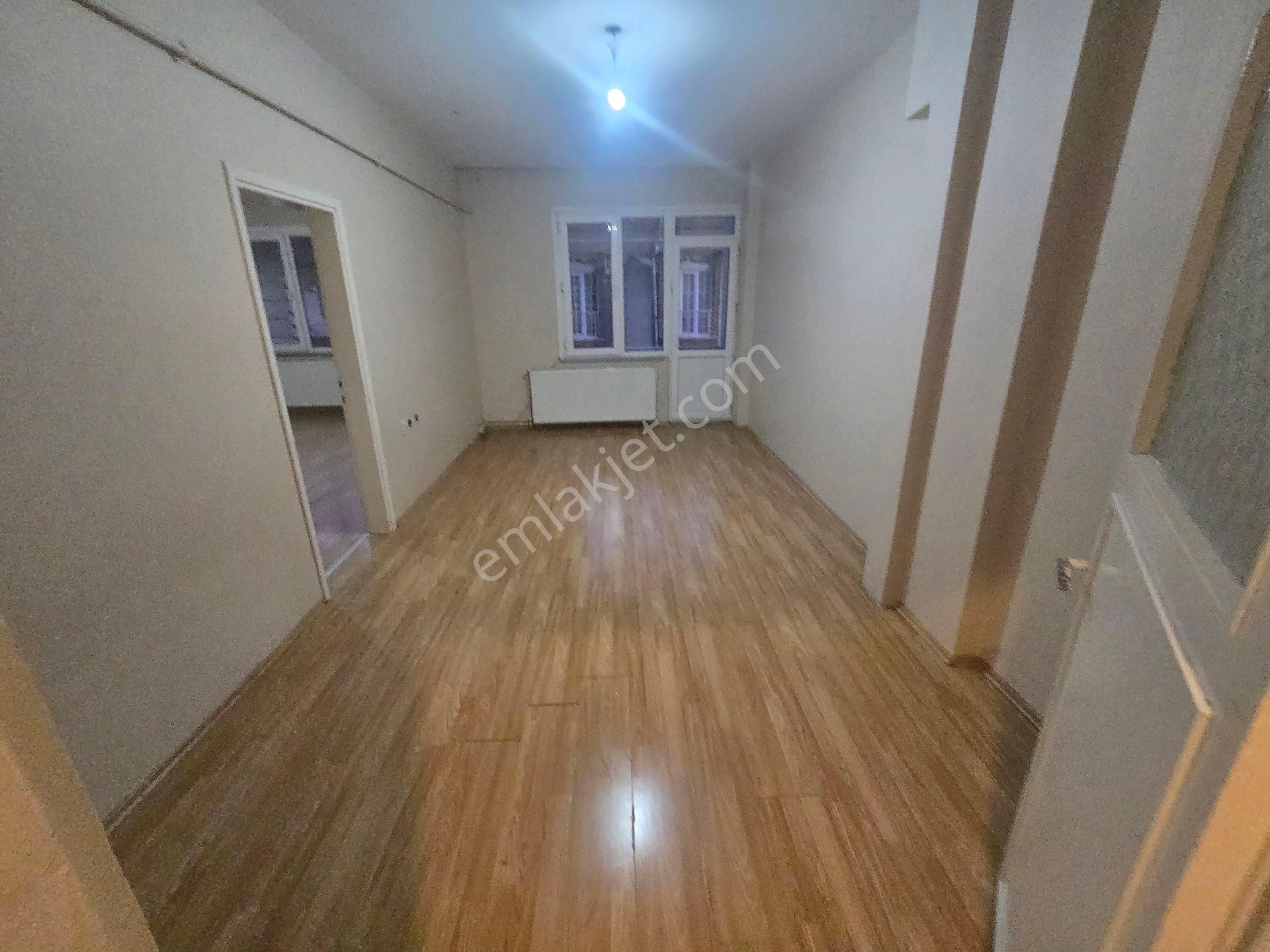 Küçükçekmece Mehmet Akif Kiralık Daire Revan Emlaktan Kiralık Daire 2+1 Kat 2 Mehmet Akif Mahallesi Cuma Pazarad.120m