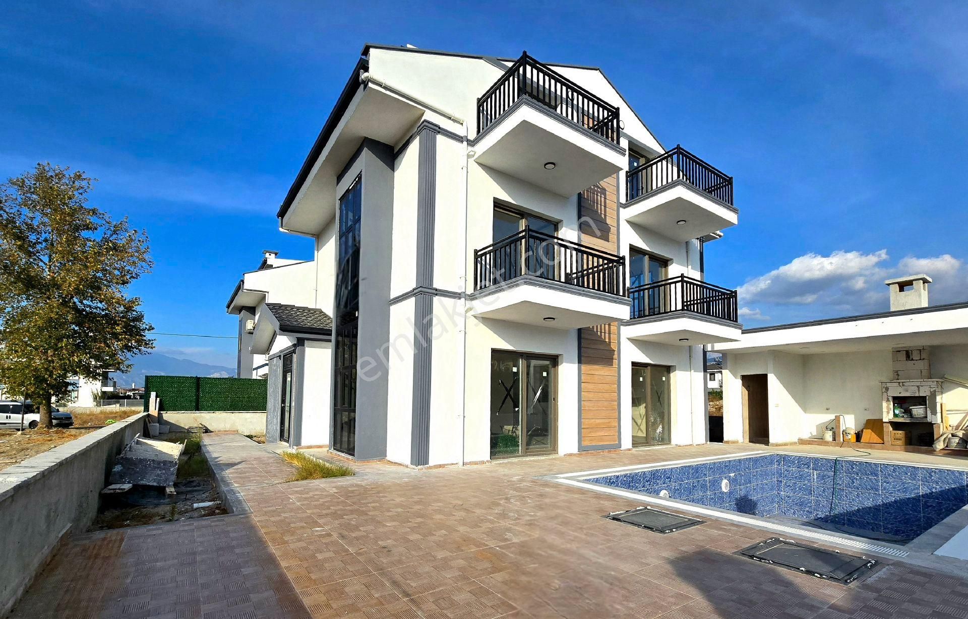 Seydikemer Gerişburnu Satılık Villa Seydikemer Villalar Bölgesinde 4+1 245m2 Havuzlu Bahçeli Villa