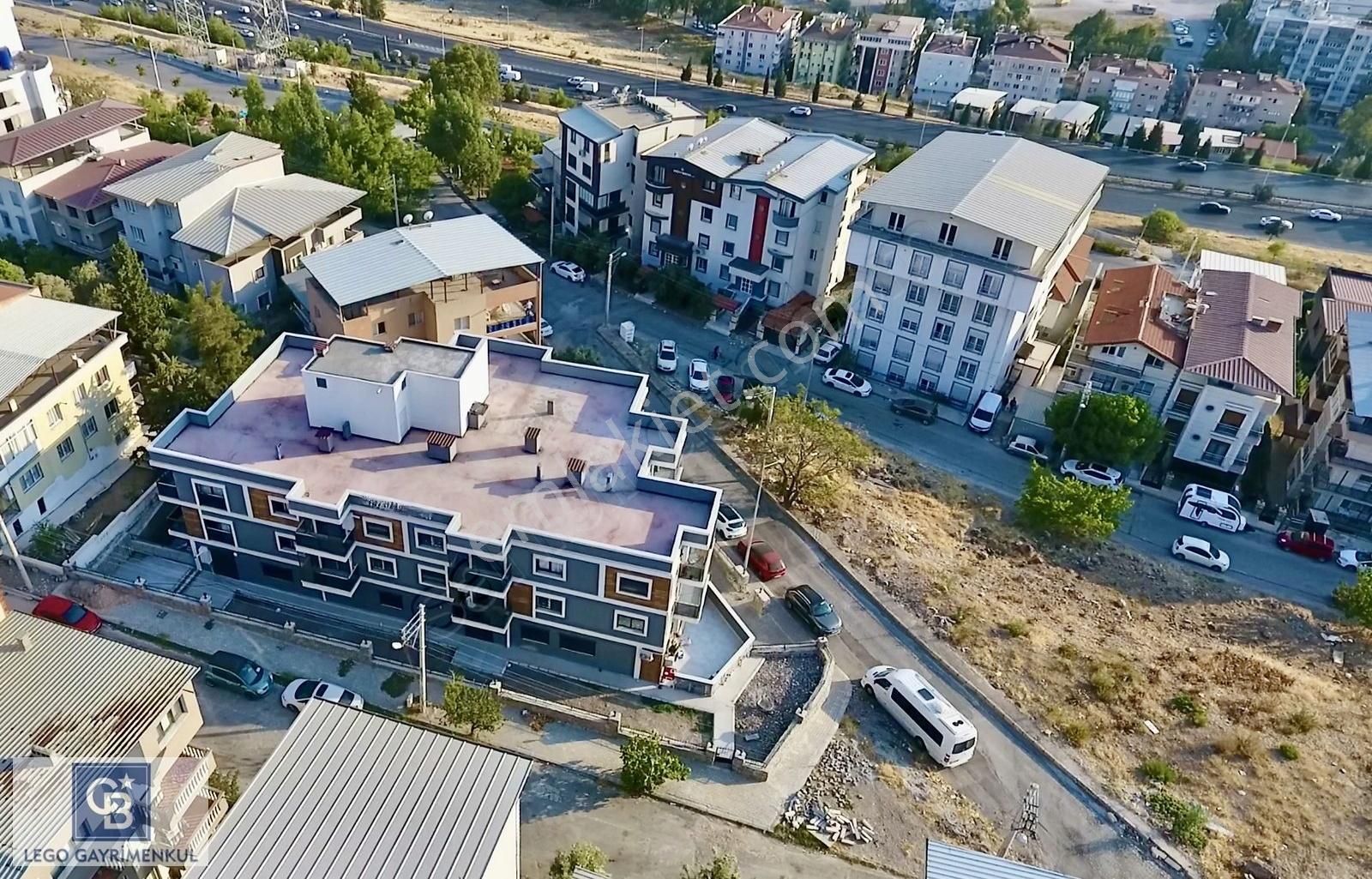 Bornova Atatürk Satılık Daire Bornova Atatürk Mah. Cadde Yakını Satılık Sıfır 2+1