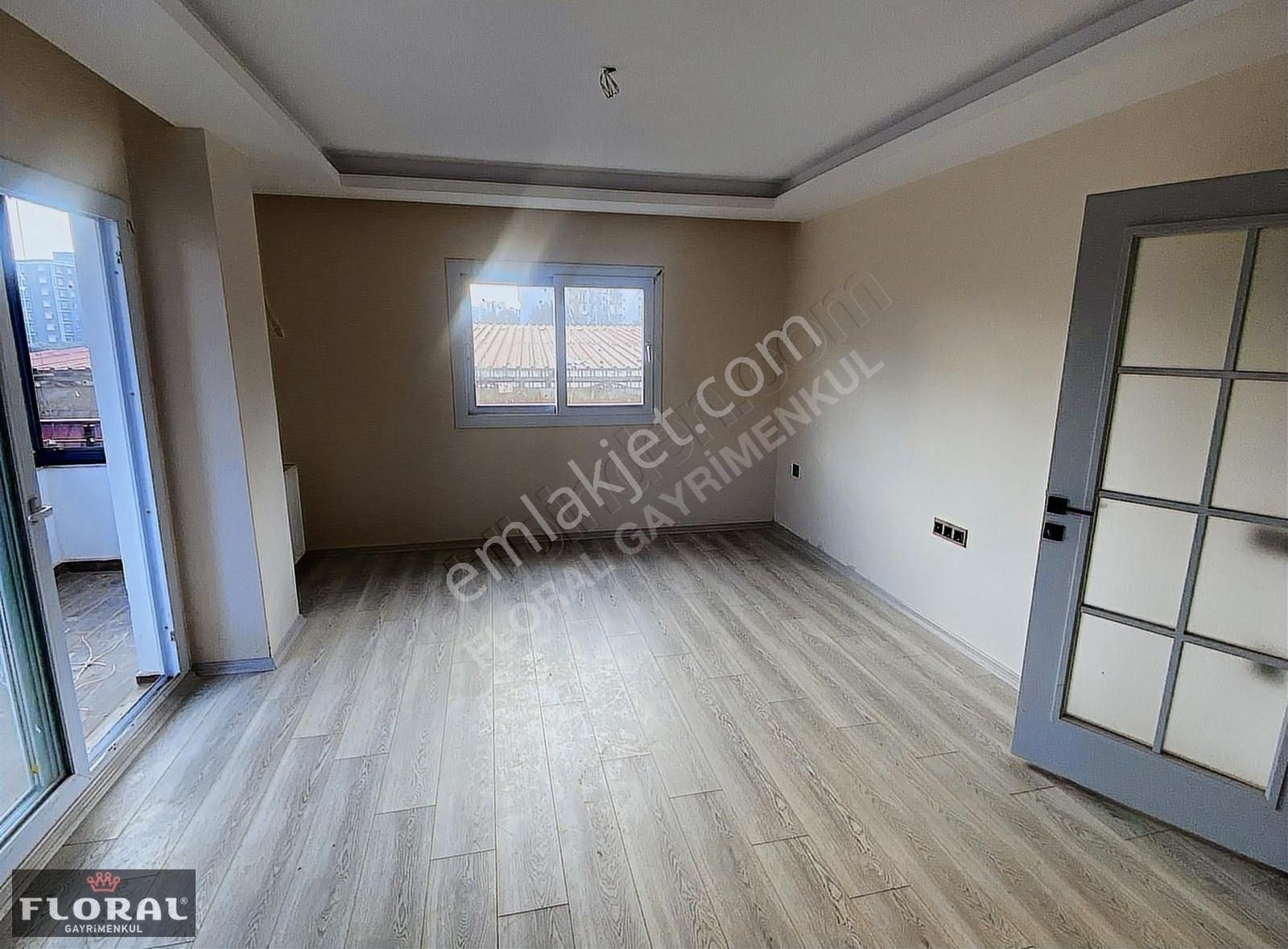 Mezitli 75. Yıl Kiralık Daire Floral'den Anayola Yakın 100 M2 2+1 Cam Balkonlu Kiralık Lüks D