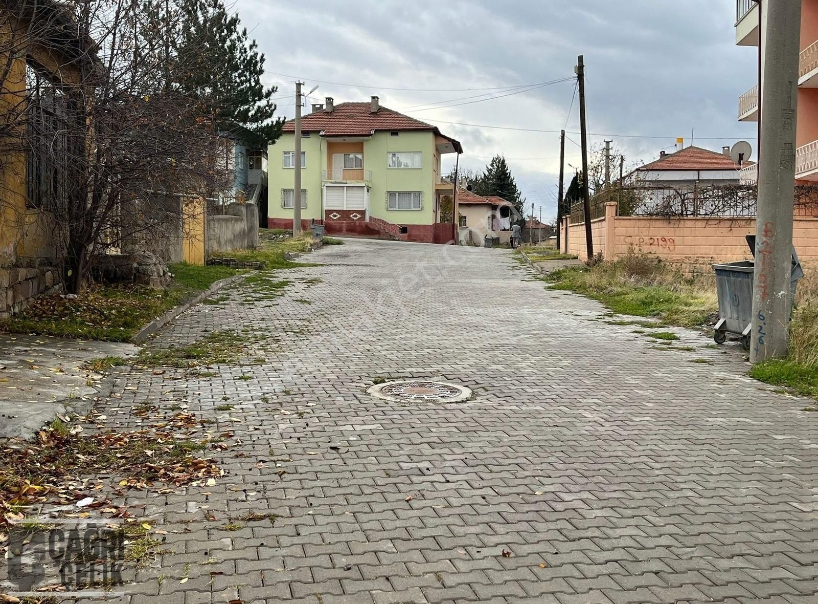 Şarkışla Yukarı Satılık Konut İmarlı Çağrı Çelik Gyd'dan Yukarı Mah'de Sivas Kayseri Yolu Yakını Arsa