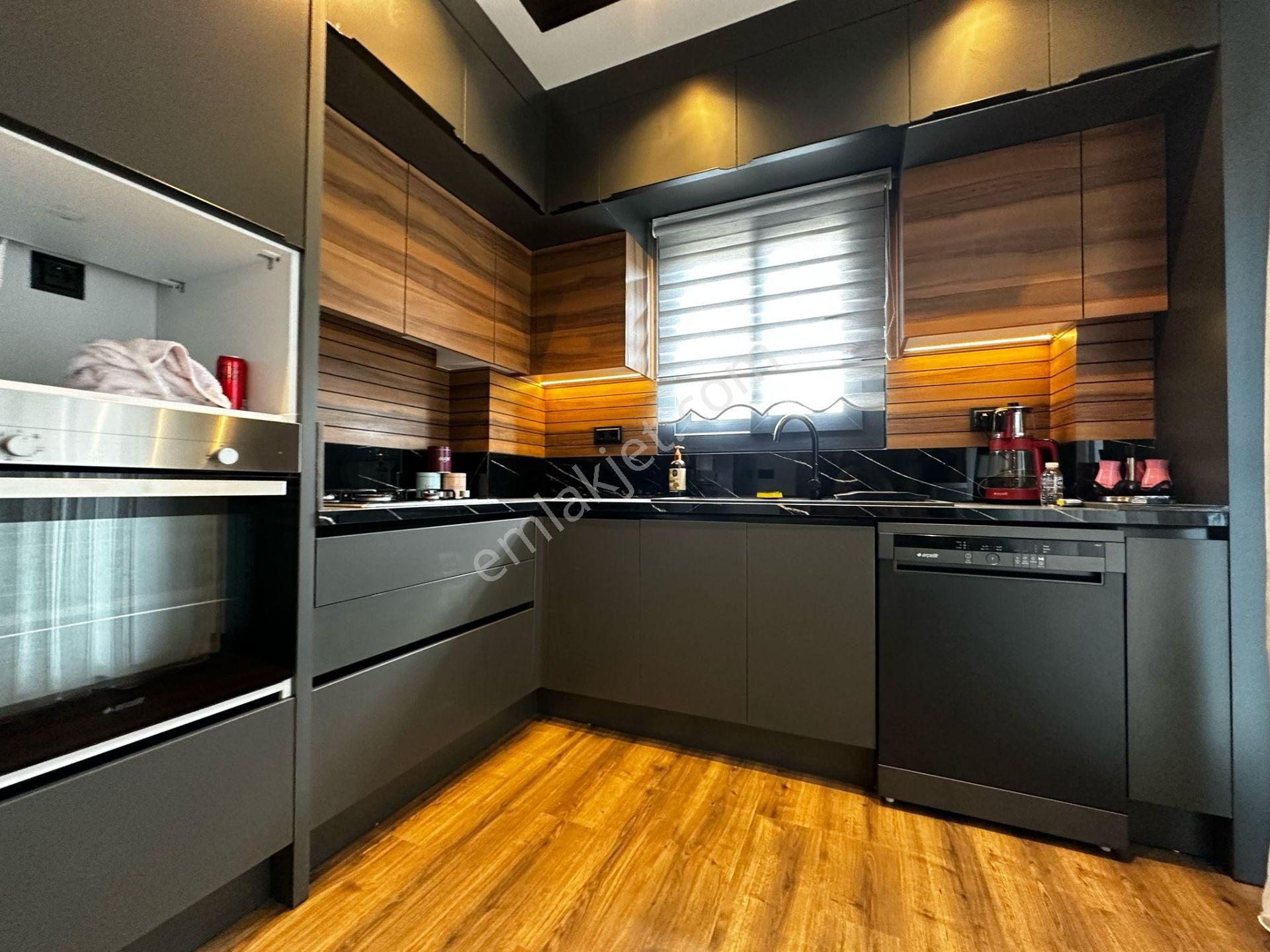 Merkeze Yakın-guvenlık-havuz-otopark-lüx 12 Ay Üzerinden Kıralık 3+1 Daire - Görsel 19