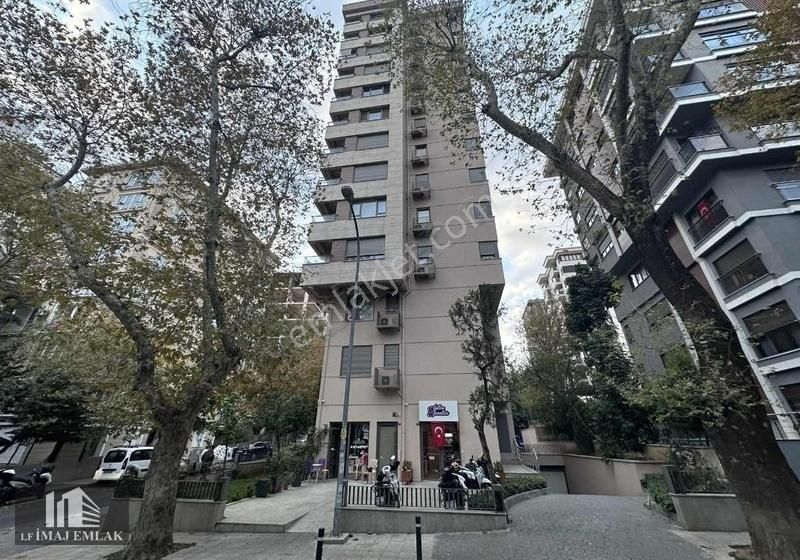 Kadıköy Suadiye Satılık Dükkan & Mağaza Suadiye Eminalipaşa'da Okul Karşısı 12 M2 Yeni Wc'li Dükkan