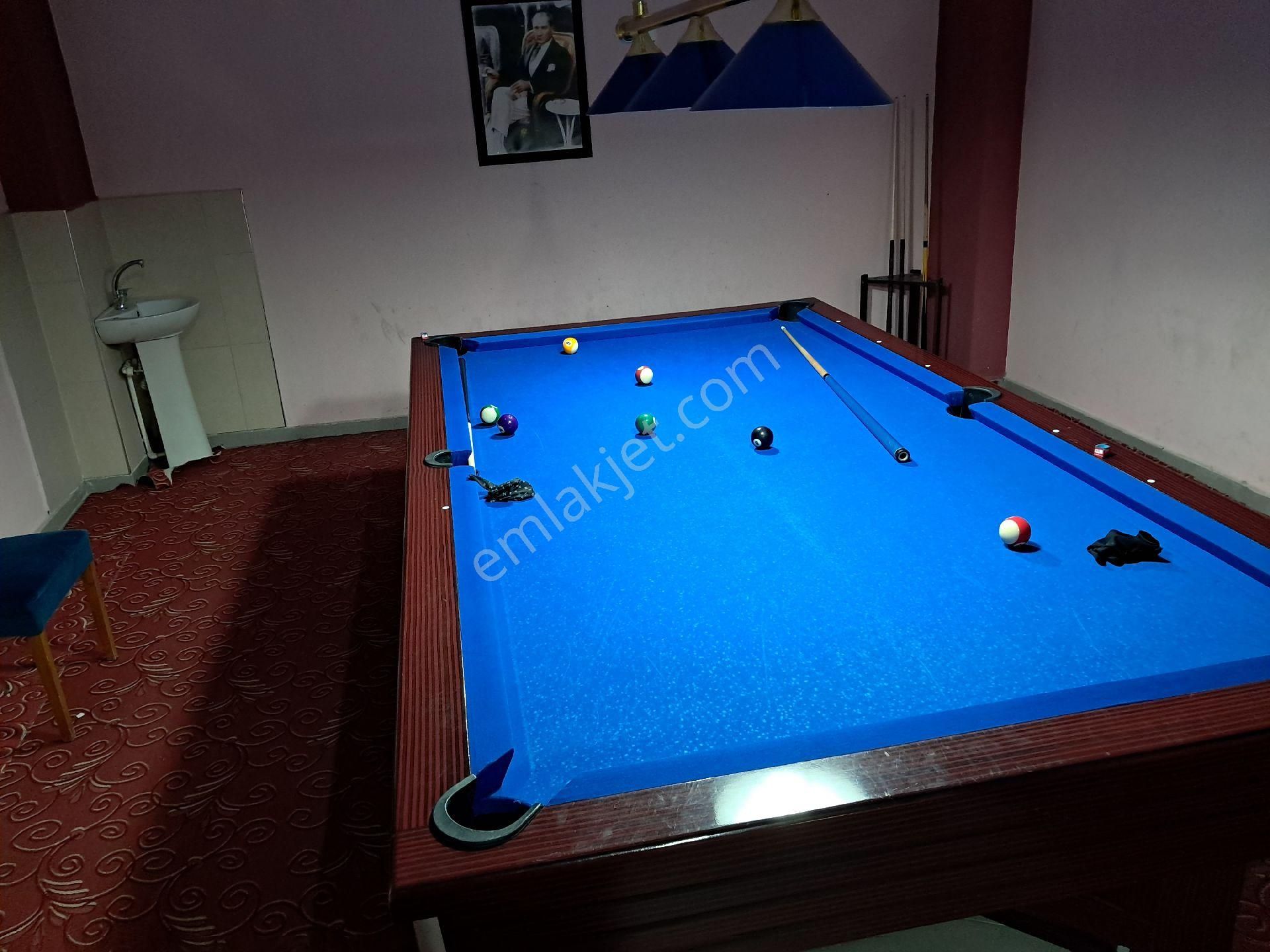 Balıkesir/edremit'te Cafe-blardo Salonu 320m2 Eşyalarıyla Devren Kiralık - Görsel 3