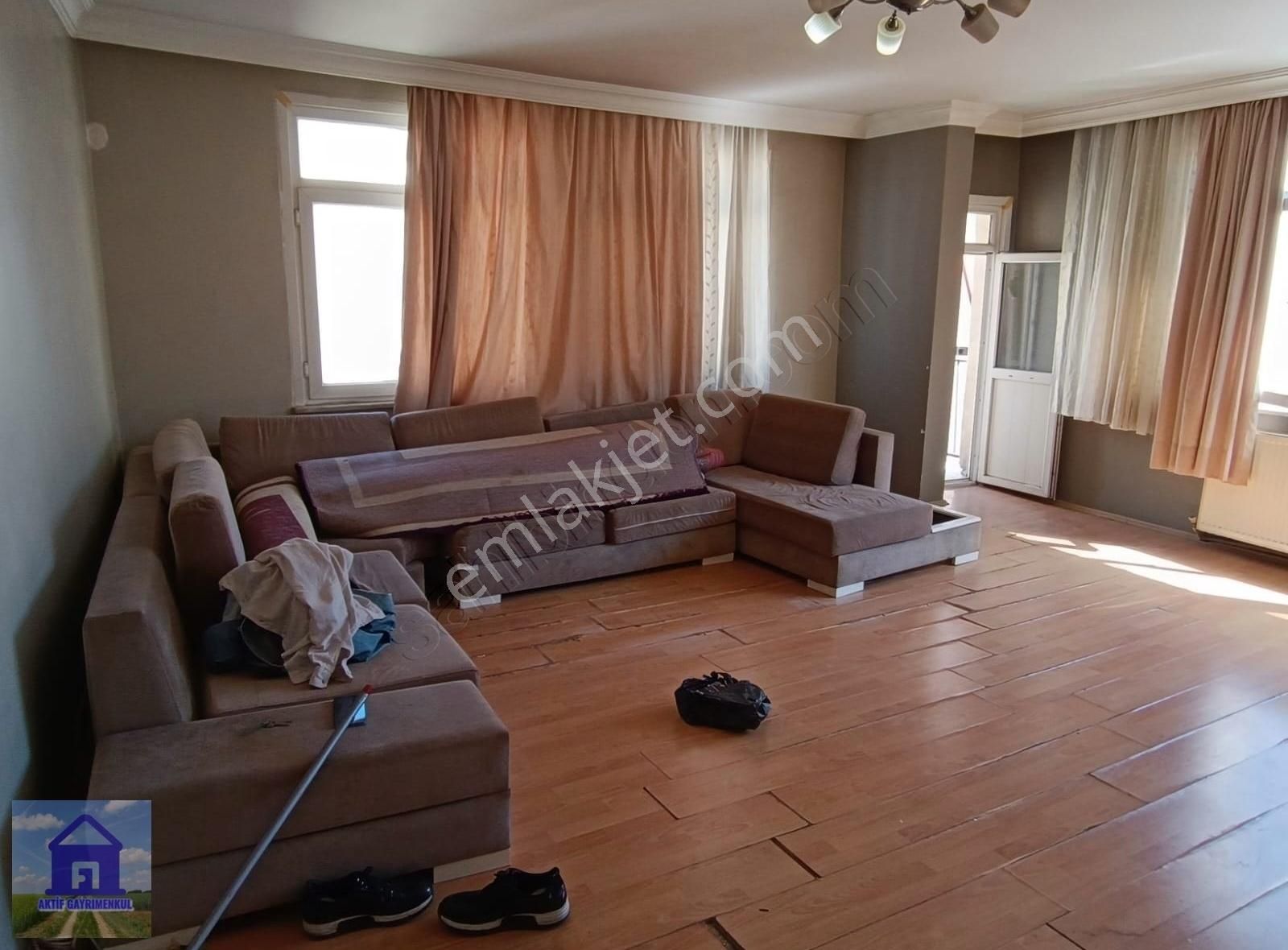 Bahçelievler Şirinevler Kiralık Daire Şirinevler Meydanda Merkezi Konumda 3+1 Kiralık Daire