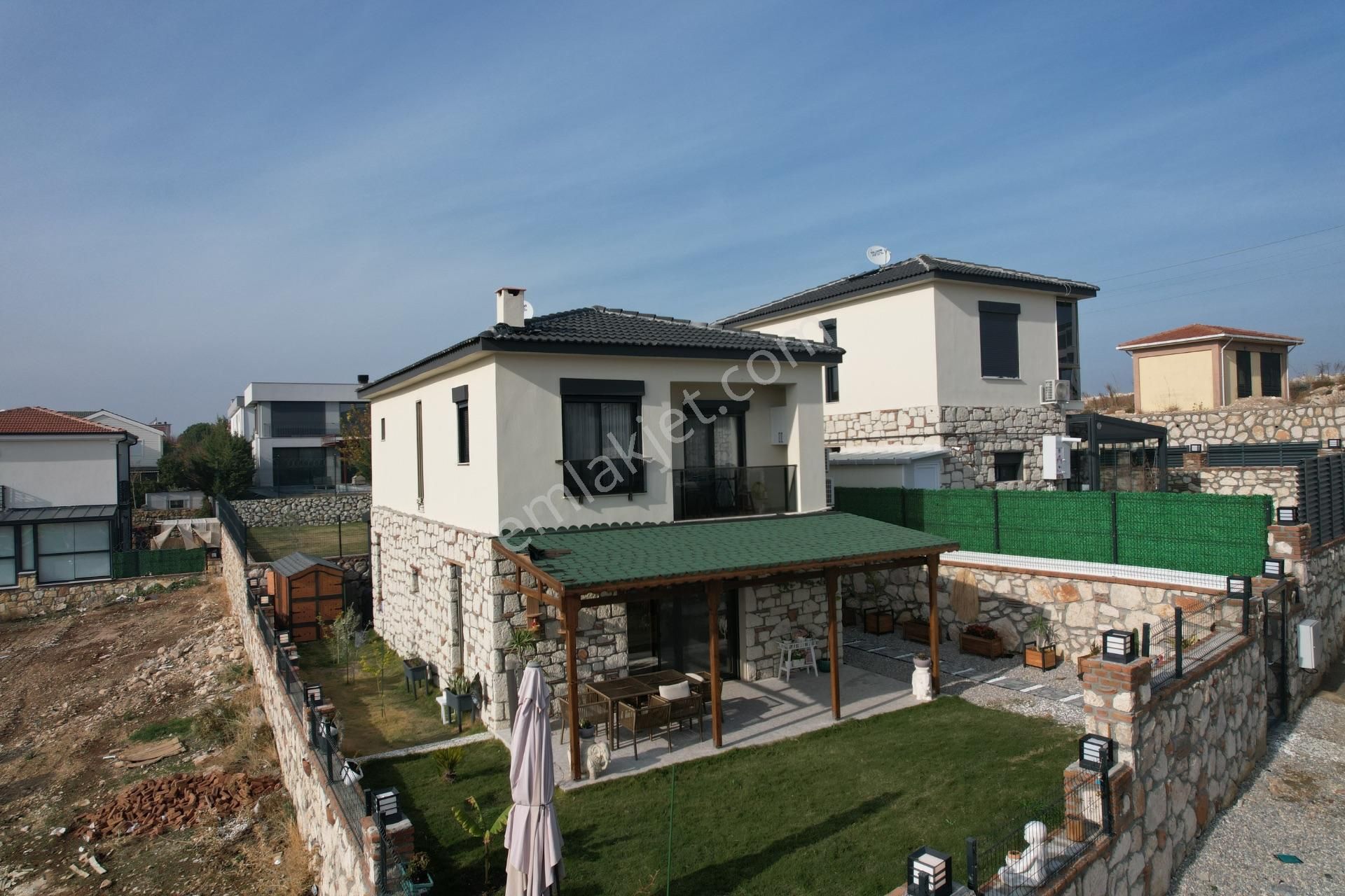 Menemen Villakent Satılık Villa Menemen Seyrek Villakentte 3+1 Satılık Villa