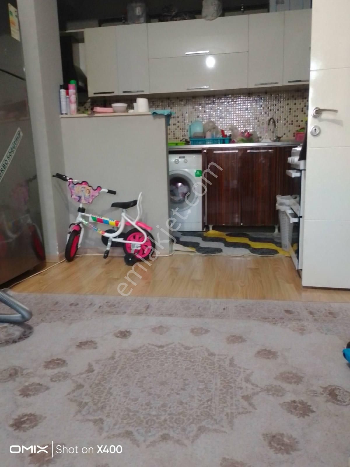 Bağlar Bağcılar Kiralık Daire Bağcılarda Satılık 1+1 Giriş Kat Dairemiz Mevcuuttur