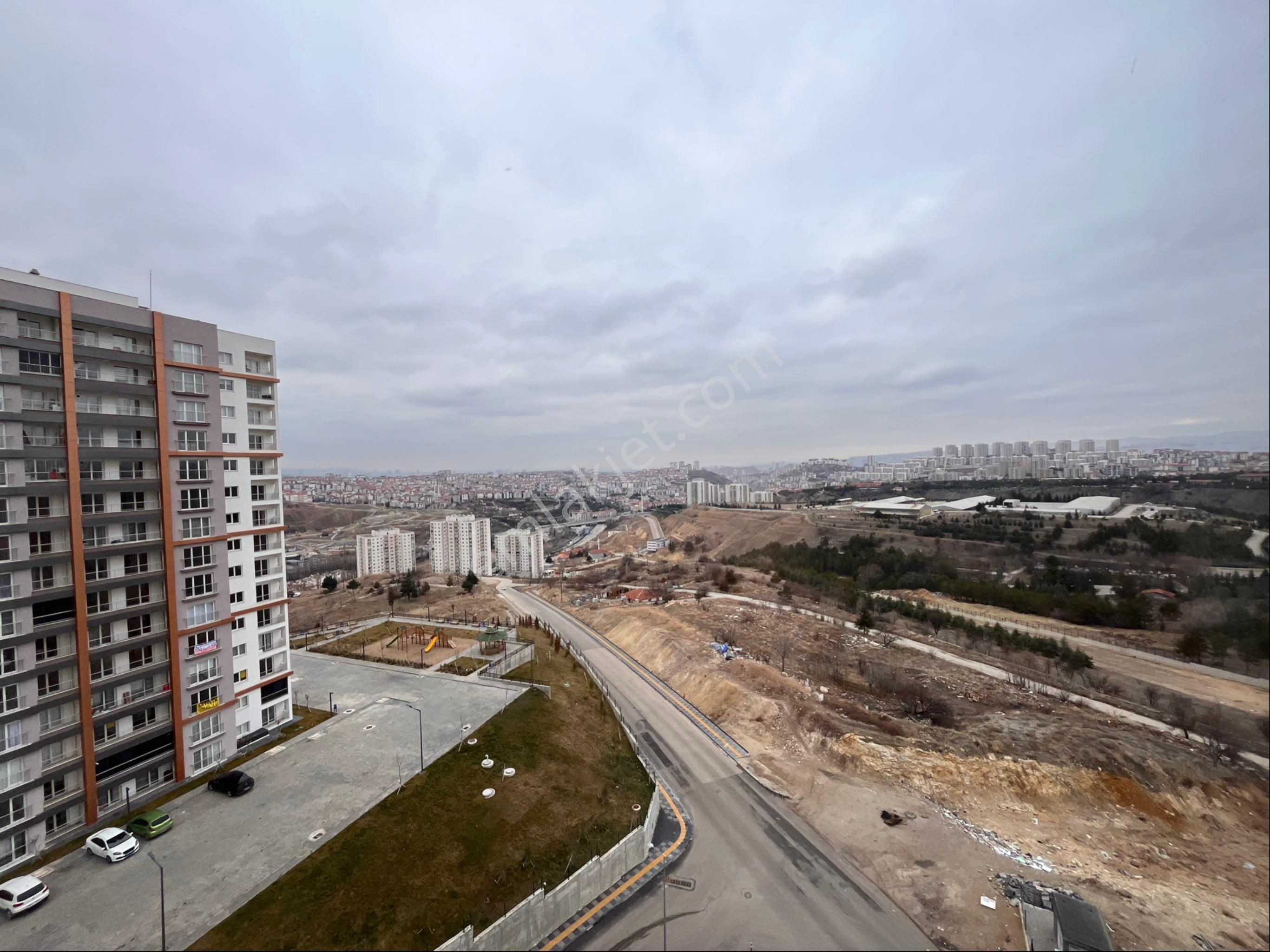 Mamak Derbent Satılık Daire Avantaj Emlak'tan Derbent Mah. Zirve Konutları Site İçersinde Katta Lüks Manzaralı Daire