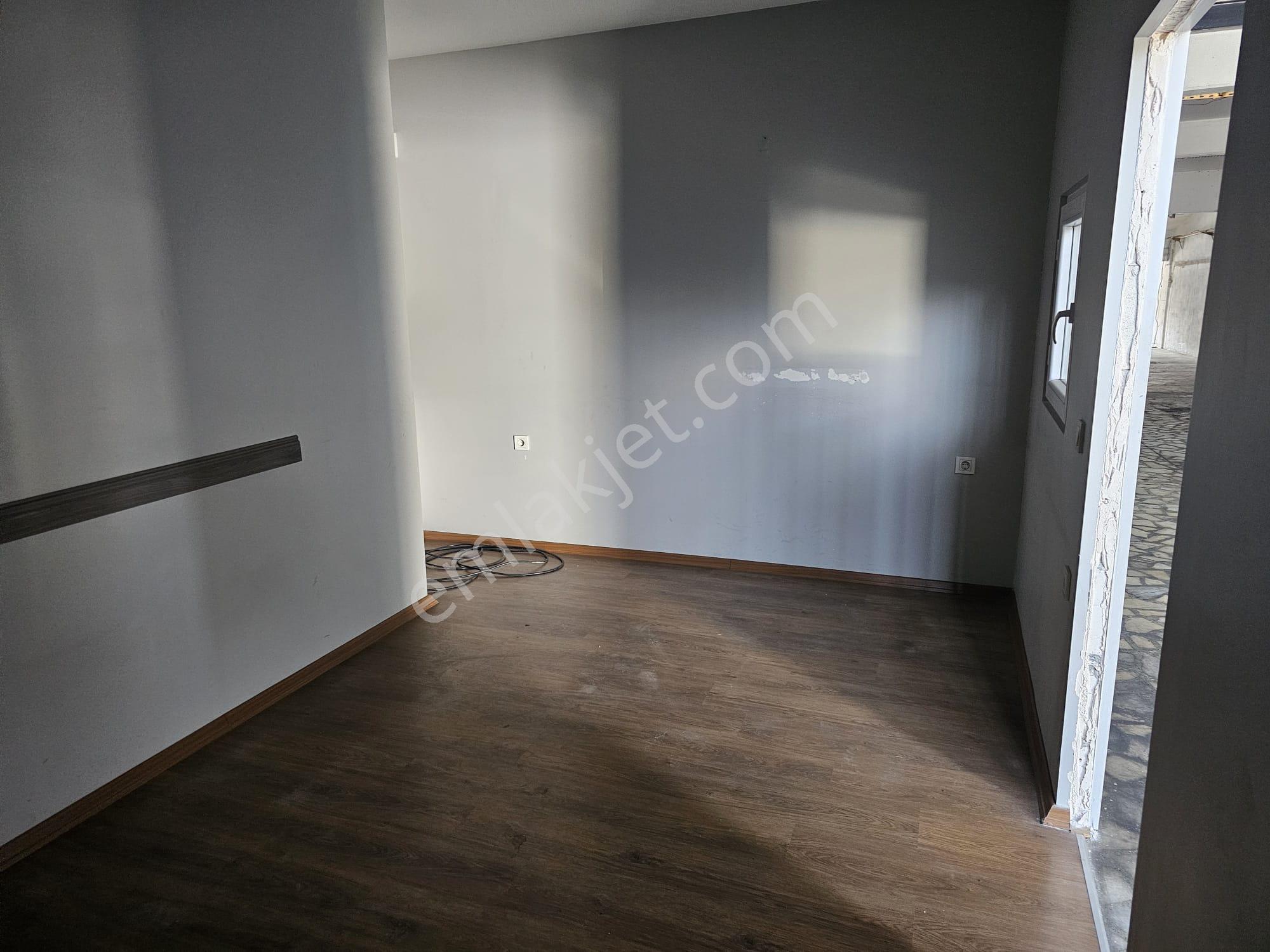 İkitellide 250 M2 Satılık Dükkan - Görsel 2