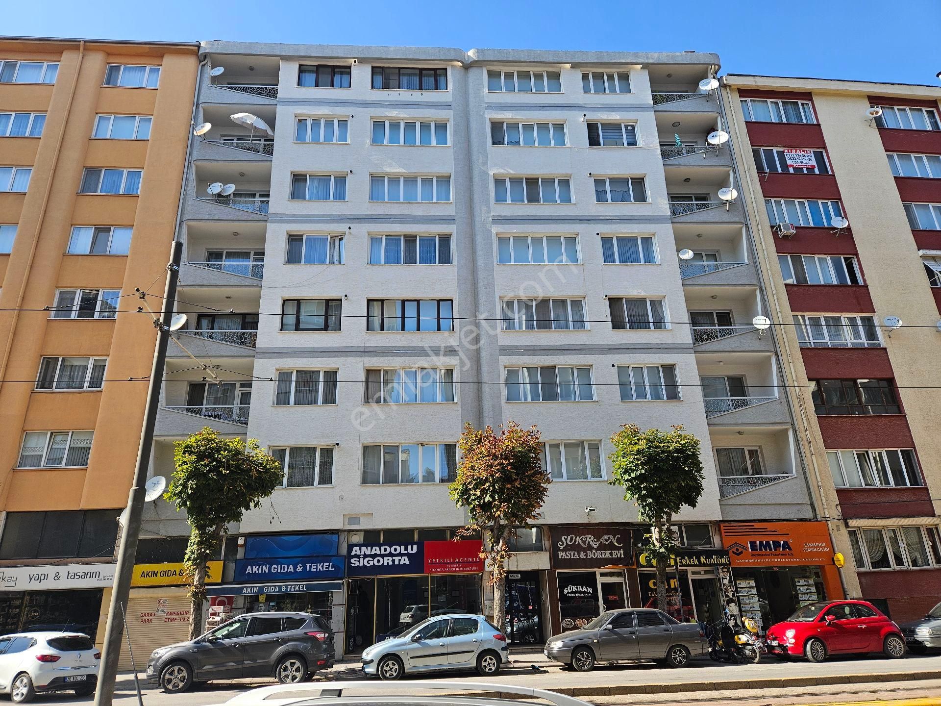 Odunpazarı Vişnelik Satılık Daire Dönertaş Emlaktan Vişnelik Öğretmenler Bulvarı 4+1 175 M2 Full Bakımlı Ara Kat Satılık Daire