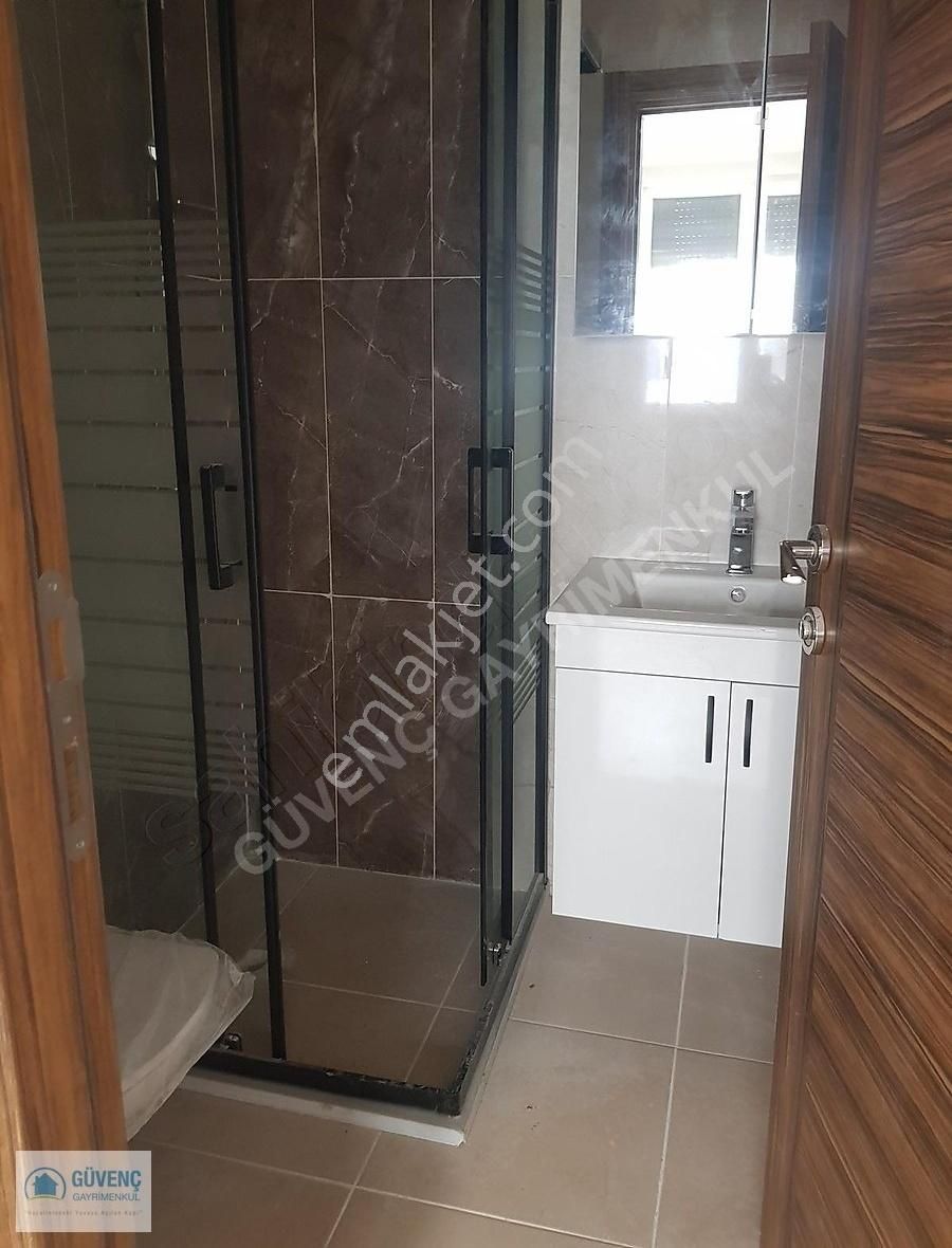 Tuzla İstasyon Kiralık Daire Güvenç'den Güvenlikli Sitede 3+1 Daire...