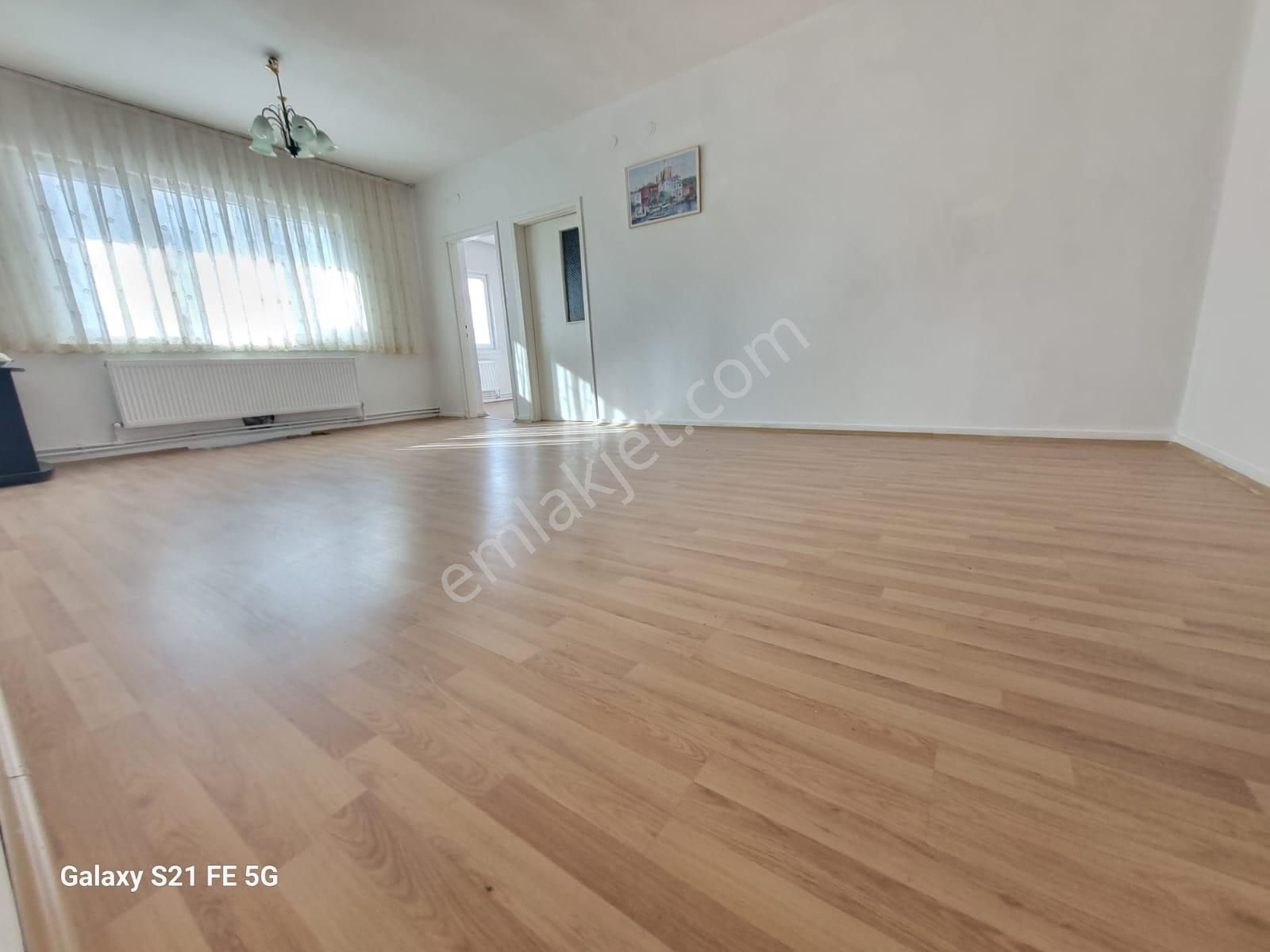 Demiröz Gayrimenkulden Merkezi Konumda Satılık 3+1 Daire - Görsel 8