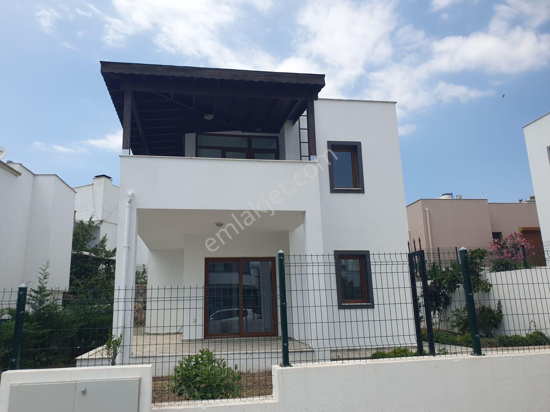 Bodrum Akçaalan Satılık Villa Turgutreis'te Satılık Müstakil Bahçeli 3+1 Villa