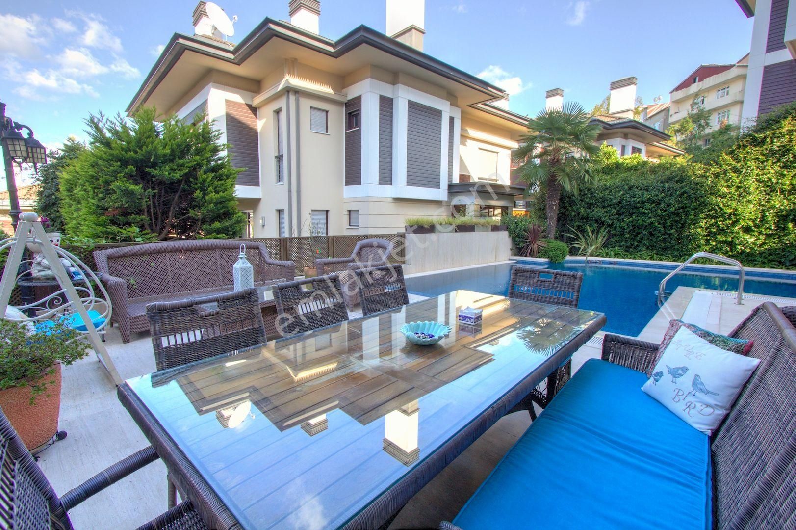 İstinyede Özel Havuzlu Presjtijli Lüx Villa Bahçeli Fırsat Fiyata - Görsel 17