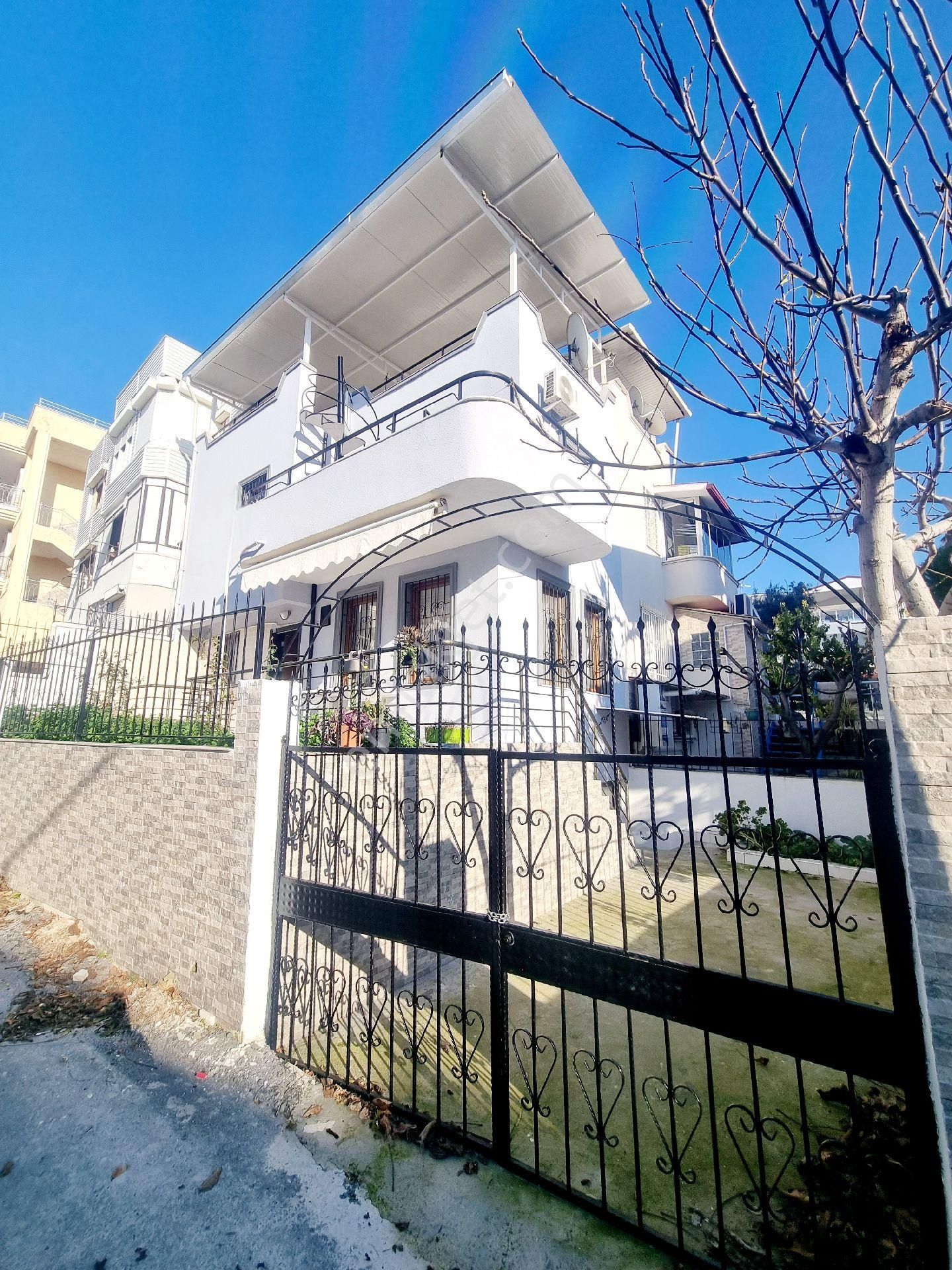 Kuşadası Türkmen Satılık Villa Kusadasi Turkmende Satilik Ozel Garajli Terasli Villa