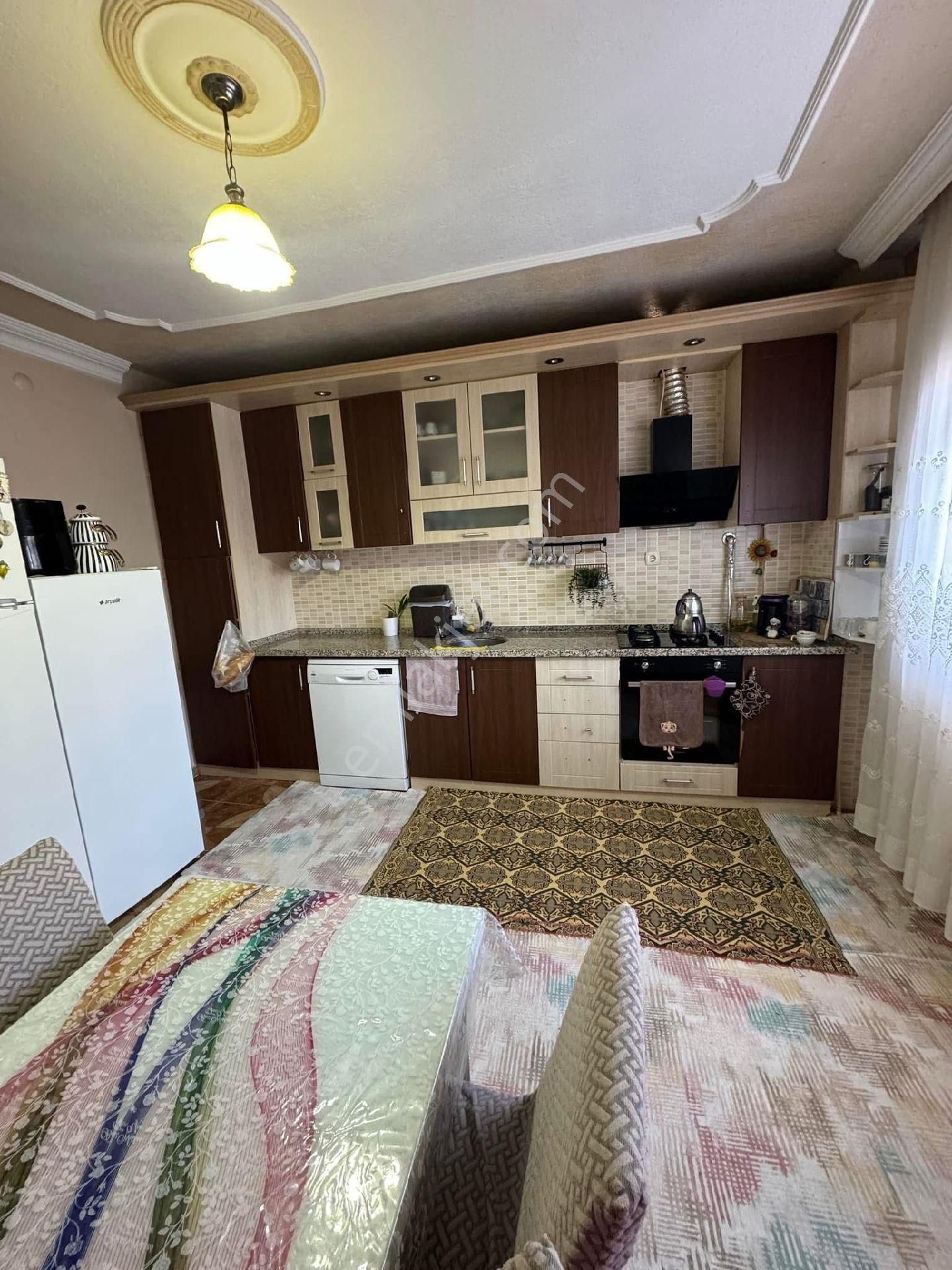 Turgutlu Selvilitepe Satılık Daire Turgutlu Eymen Emlak'tan Selvilitepe Mh. Satılık 160 M2 Doğalgazlı Daire 🏡