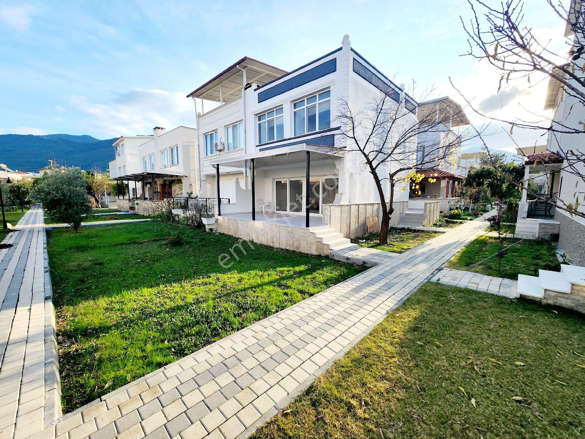 Kuşadası Güzelçamlı Satılık Villa Kuşadası Güzelçamlı Satılık Harika Venüs Plajına 100 Adım Villa