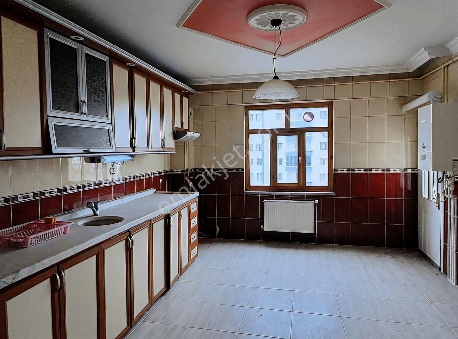 Bağlar Bağcılar Kiralık Daire Karen'den Ceylan Avm Karşısında 4+1 Kiralik Daire 18.750 Tl