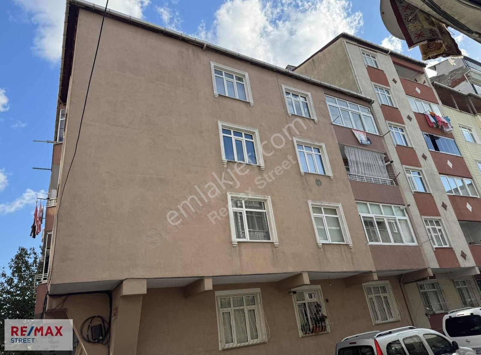 Küçükçekmece İnönü Satılık Daire Re/max Street'ten İnönü Mah Satılık 2+1 Daire