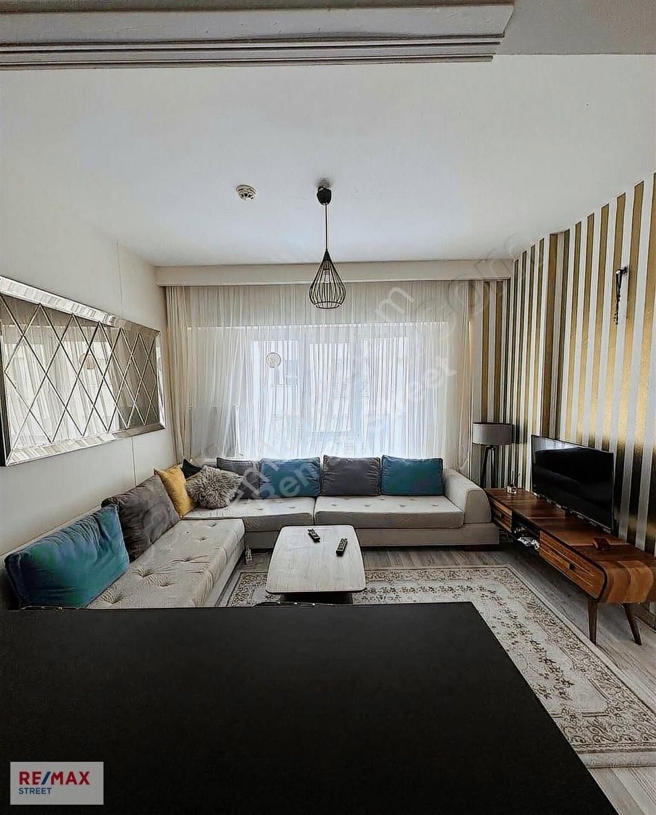 Esenyurt Piri Reis Satılık Daire Remax Street'ten Gümüş Referans Sitesinde 1,5+1 Satılık Daire