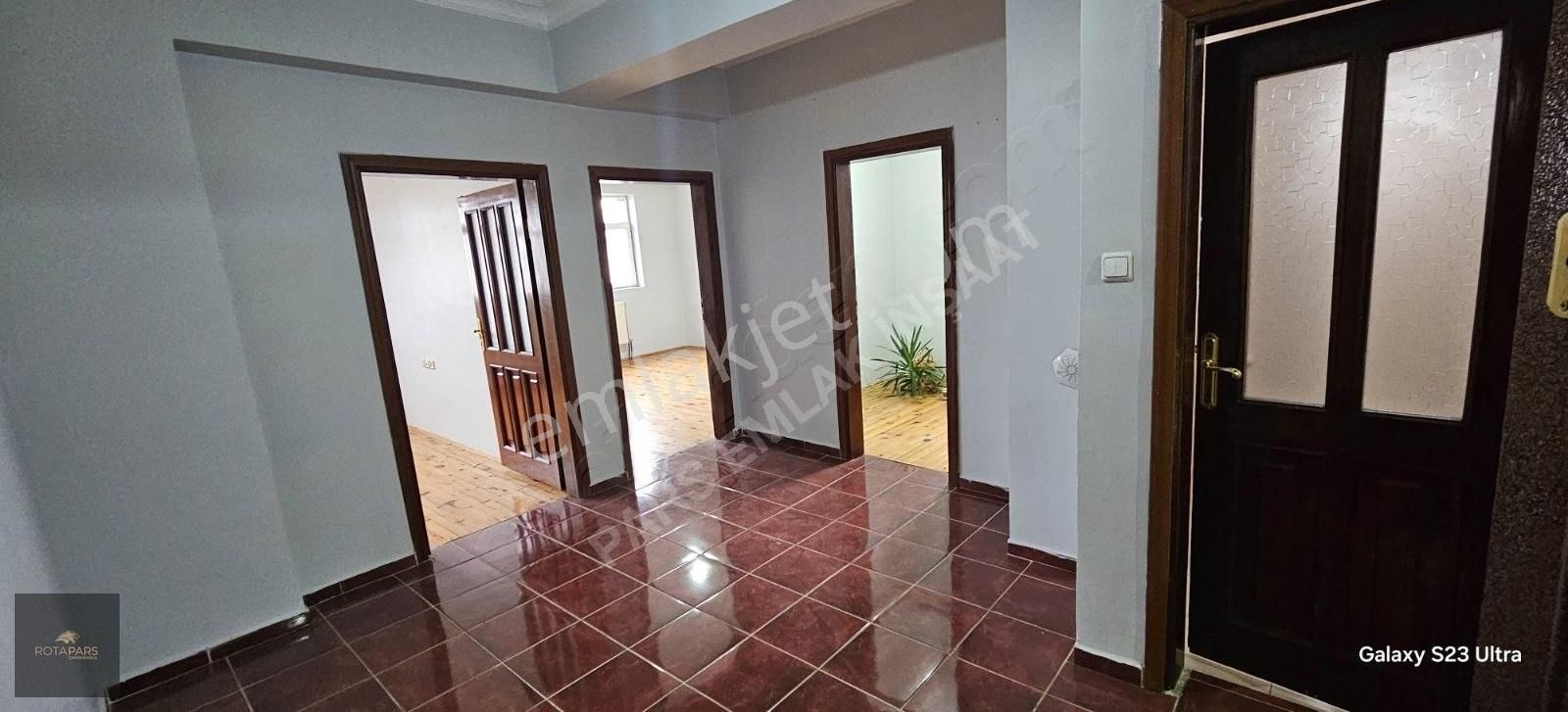 Kars Merkez Ortakapı Kiralık Daire Atatürk Cad. Güneybatı Cephe İş Yeri/mesken Amaçlı Kiralık Daire