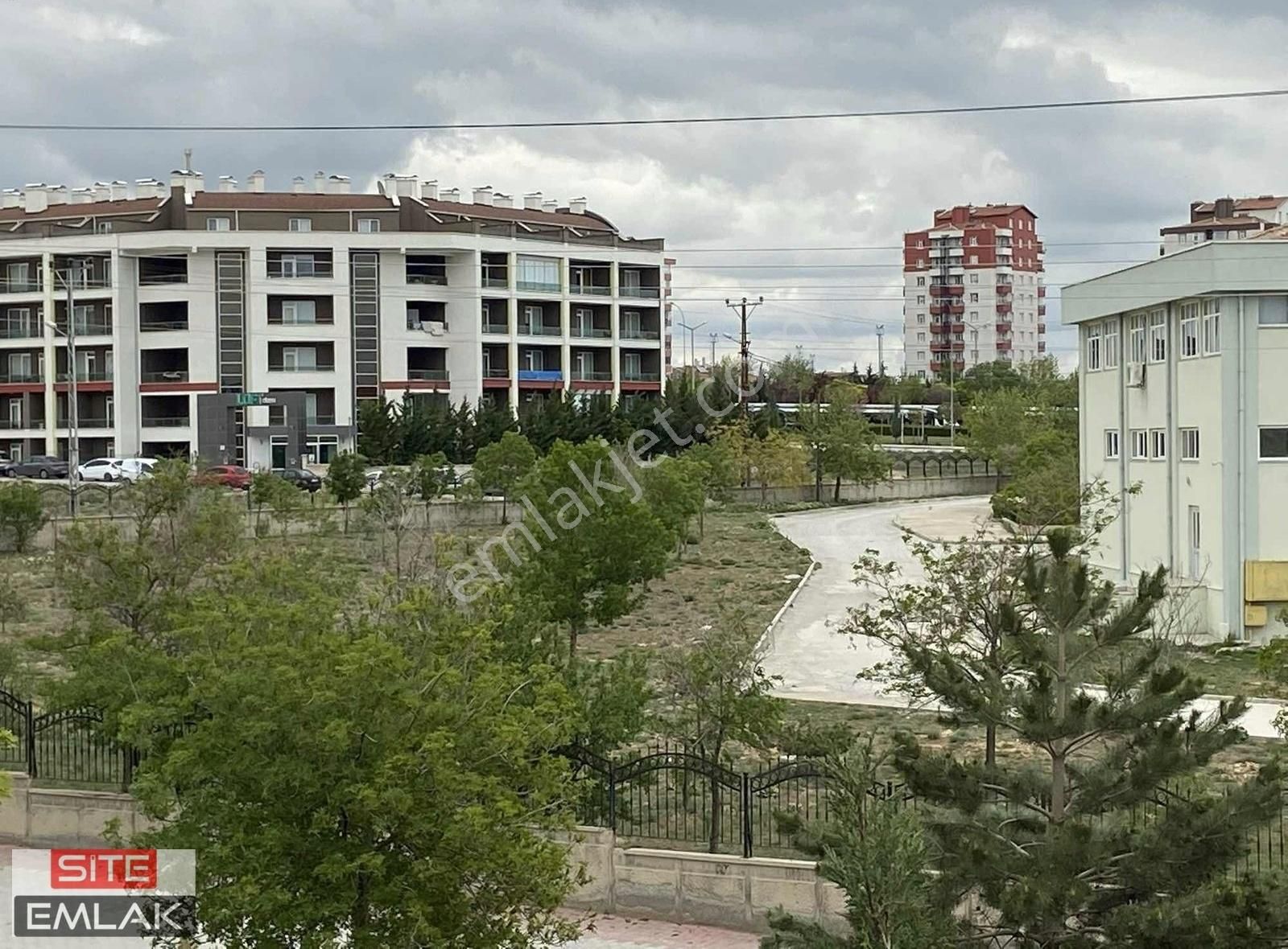 Selçuklu Beyhekim Satılık Daire Site Emlak'tan İstanbul Yolu Üzeri Satılık 1+1 Eşyalı Daire