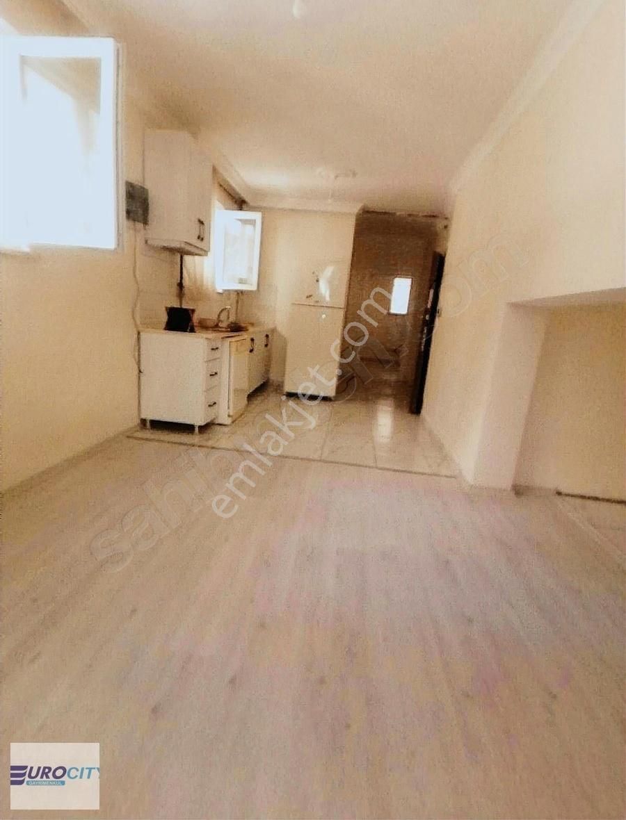 Maltepe Fındıklı Kiralık Daire Eurocity Den Bekara Uygun Kombili 1+1 Daire